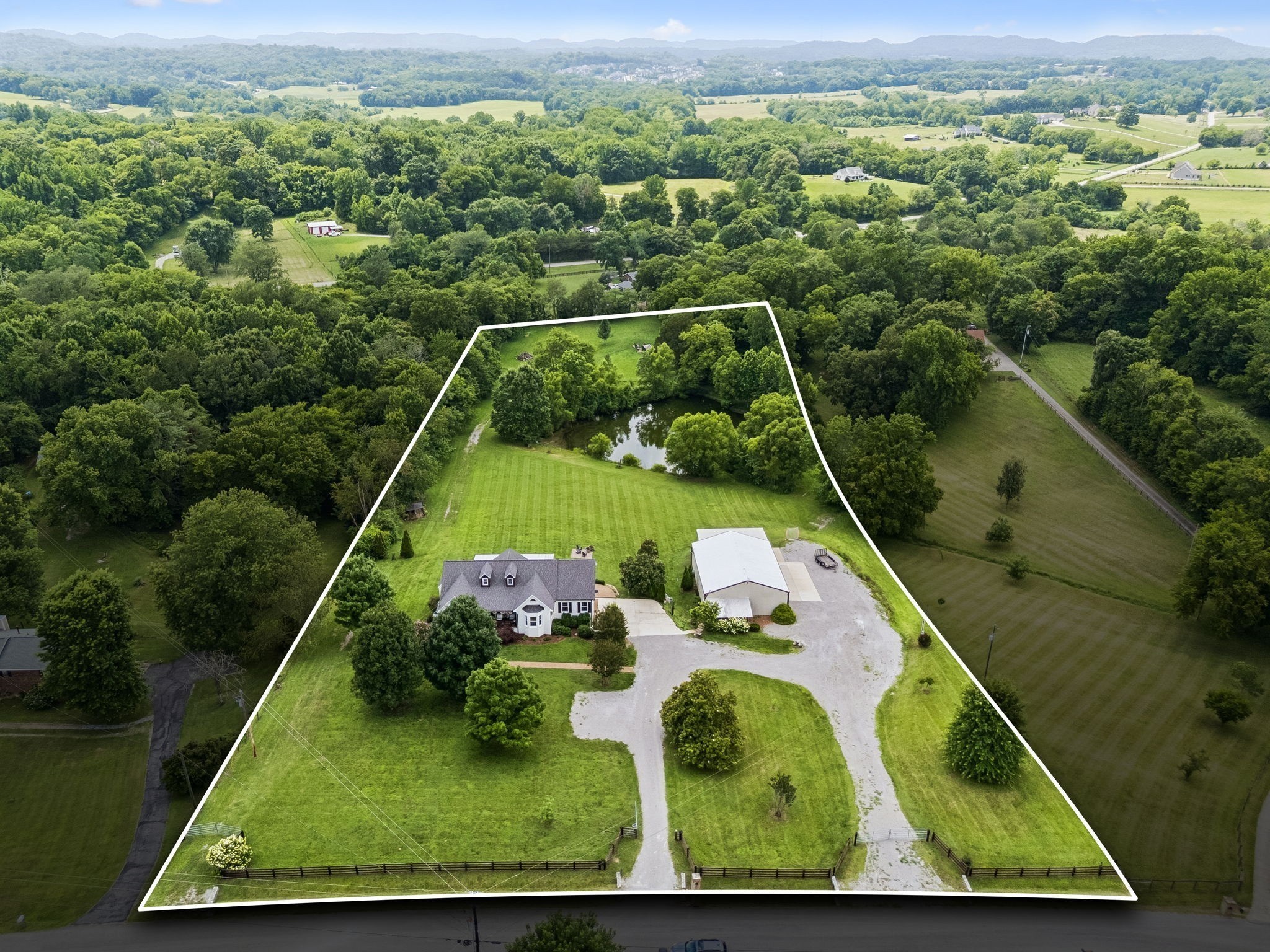 6429 Trails End Rd, College Grove, TN 37046
