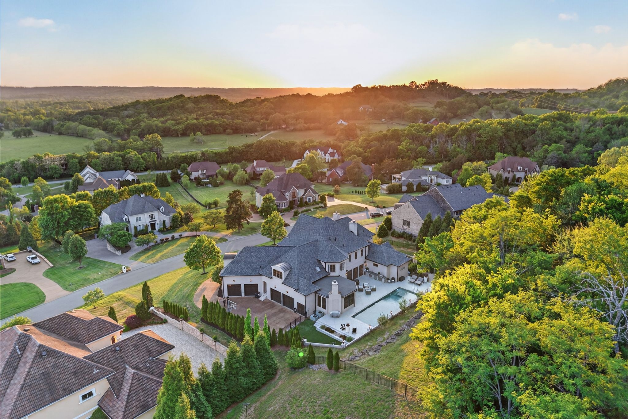 672 Legends Crest Dr, Franklin, TN 37069