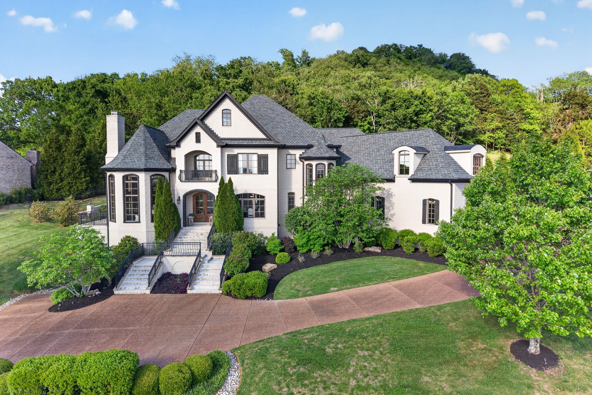 672 Legends Crest Dr, Franklin, TN 37069