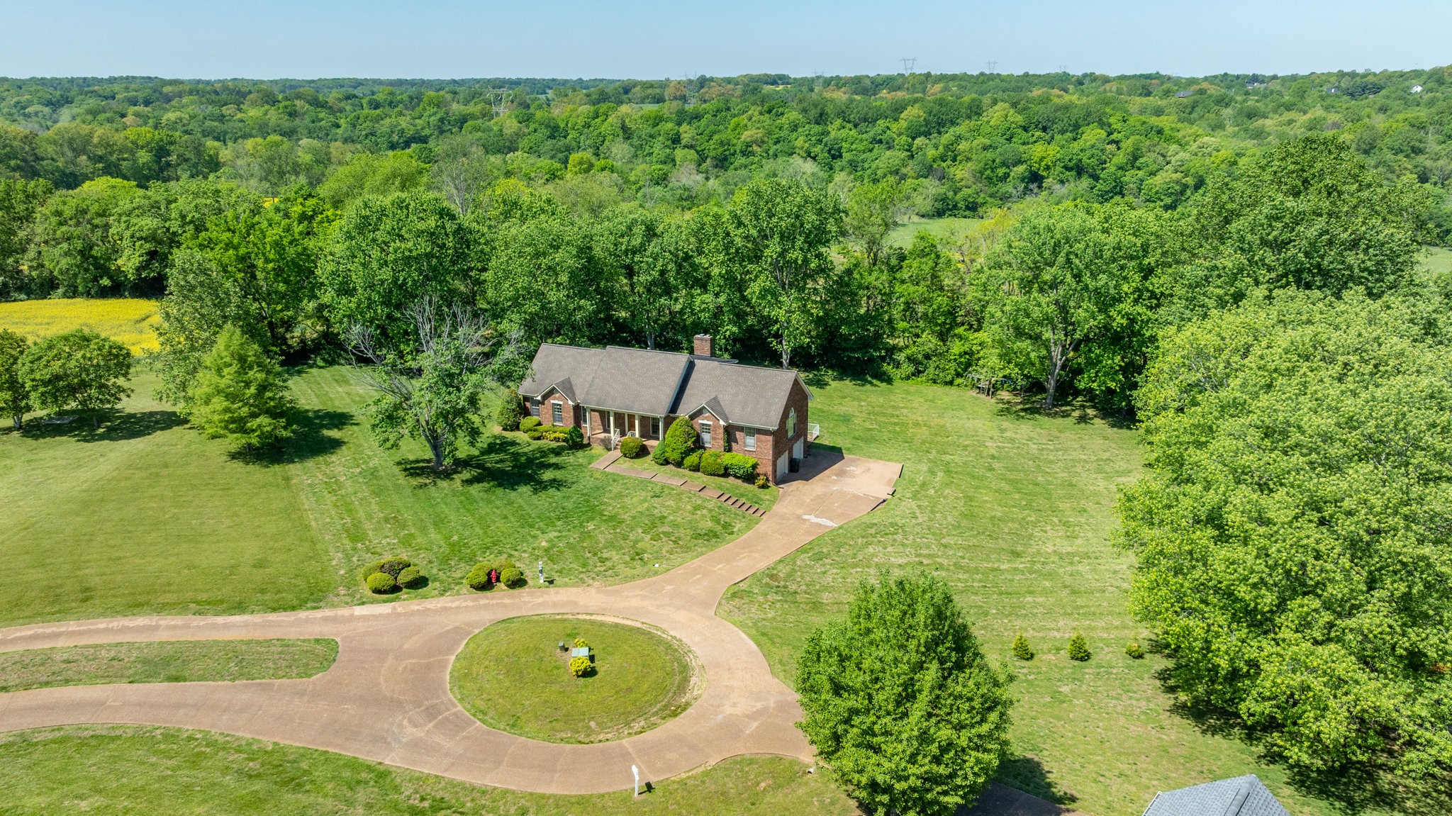 325 Clearview Dr, Springfield, TN 37172