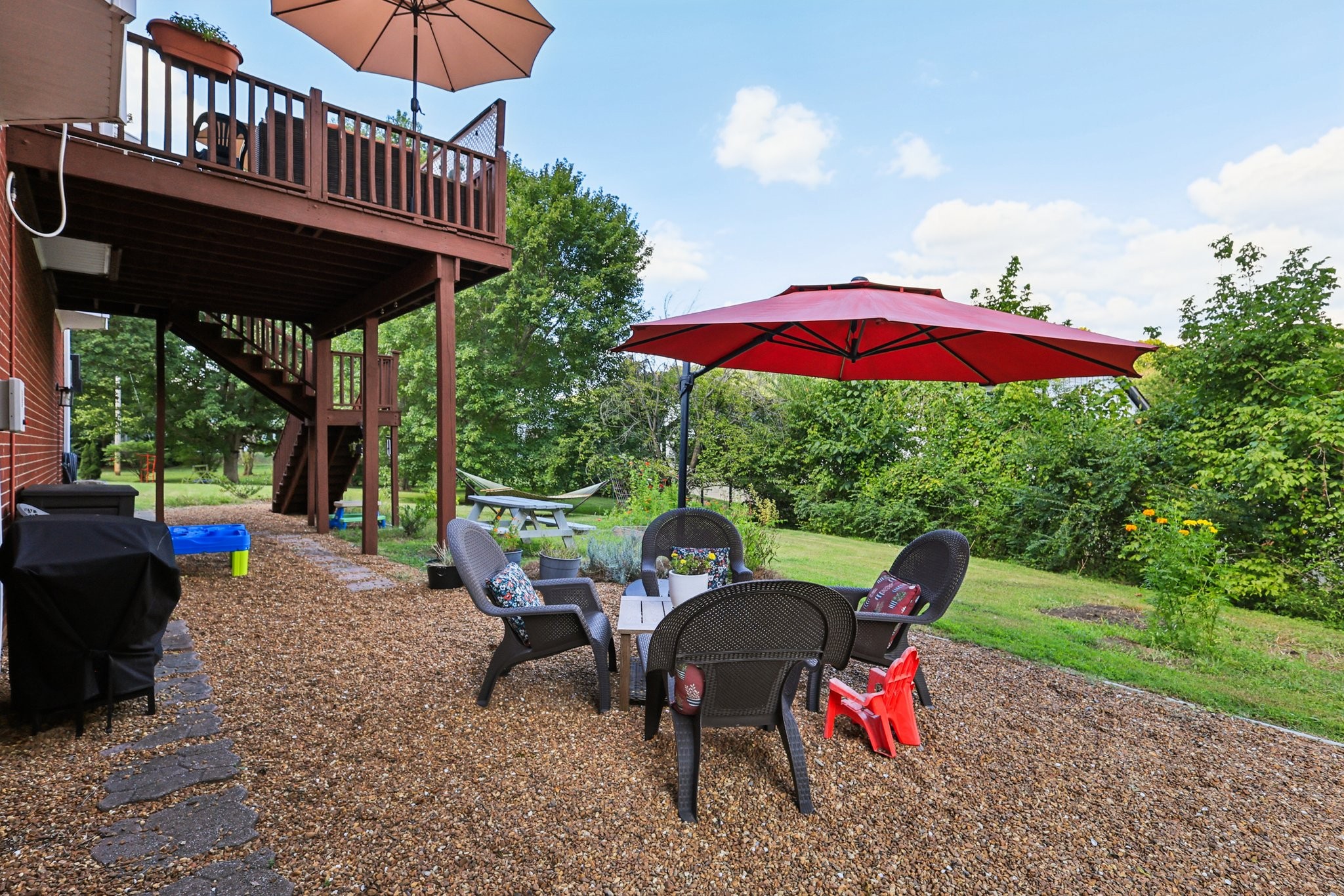 5048 Riverview Dr, Pegram, TN 37143