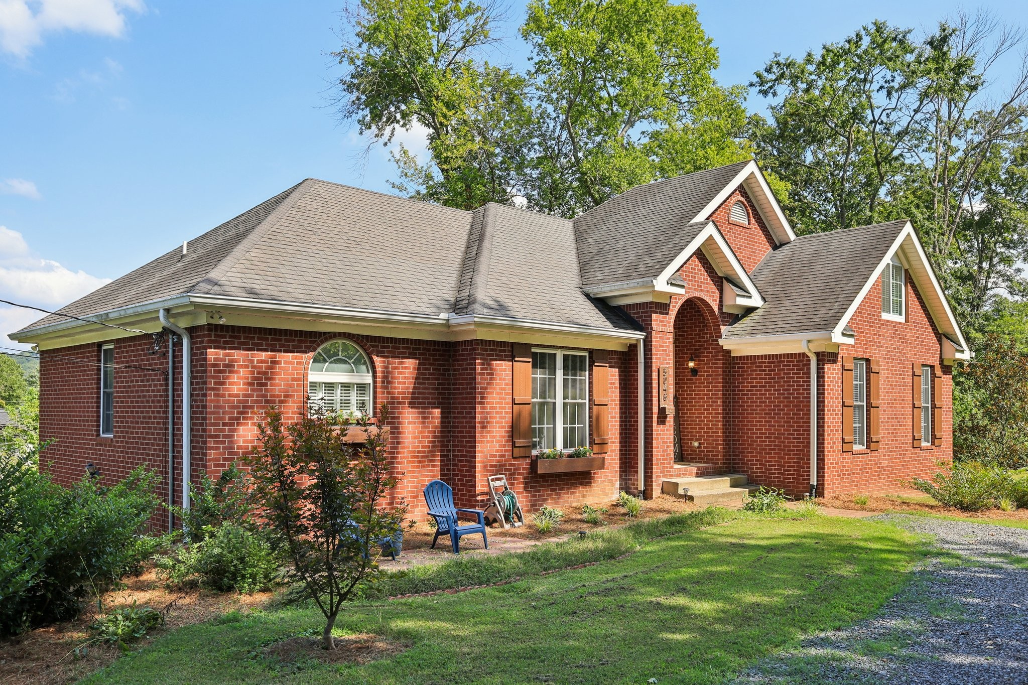 5048 Riverview Dr, Pegram, TN 37143