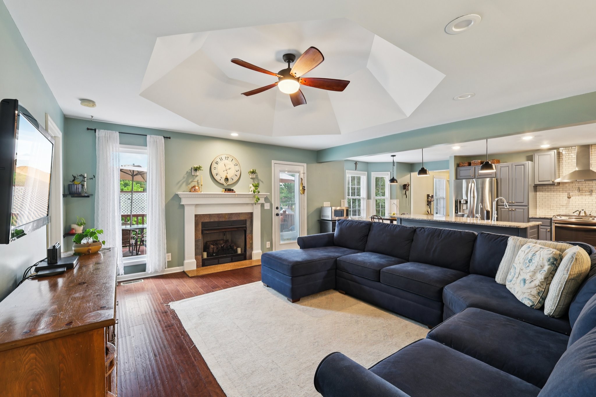 5048 Riverview Dr, Pegram, TN 37143