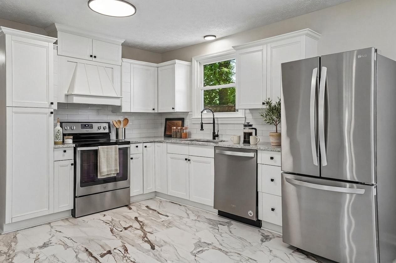 1013 Copper Still Cir, Kingston Springs, TN 37082
