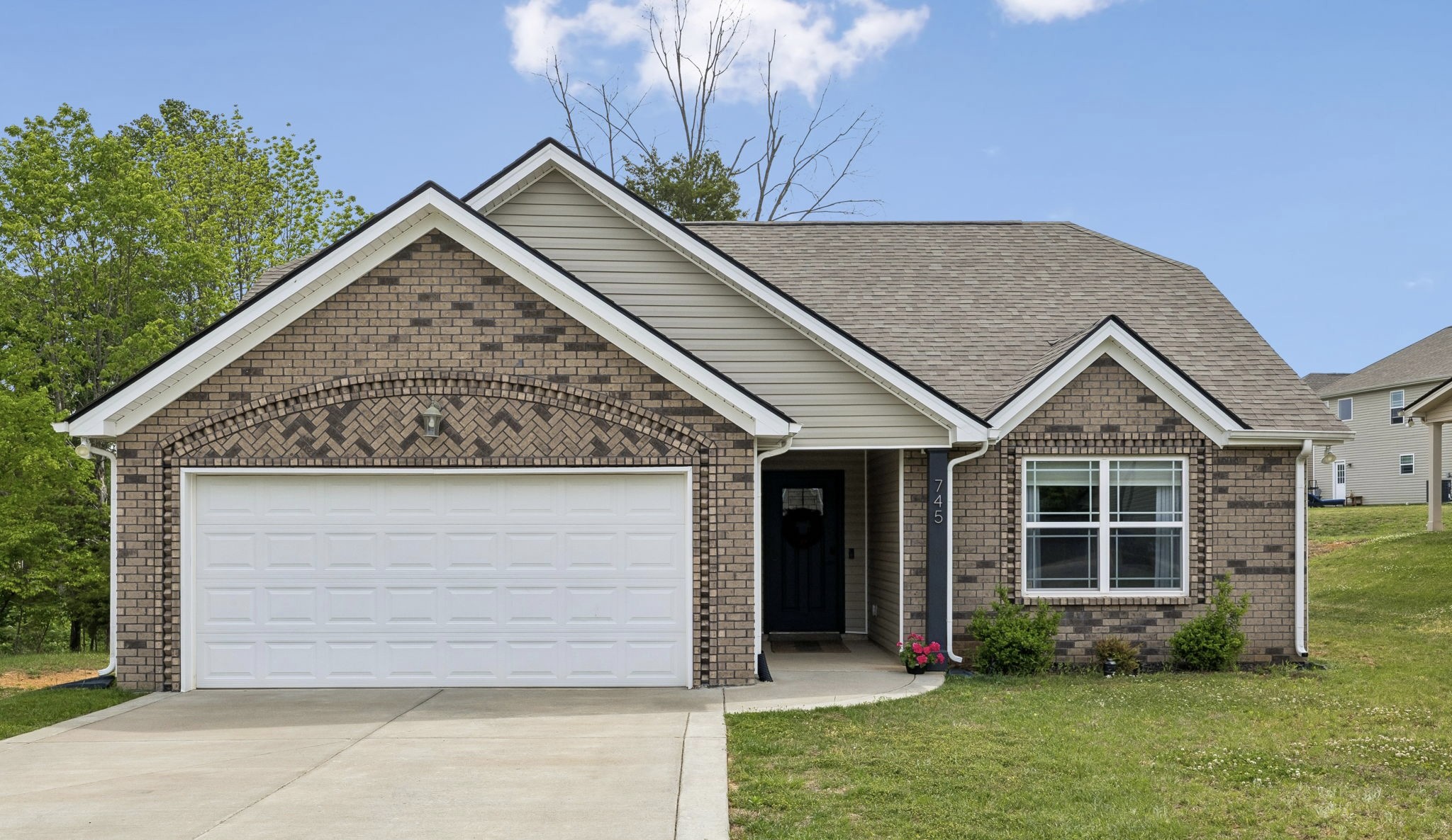 745 Cedar Ln, Springfield, TN 37172