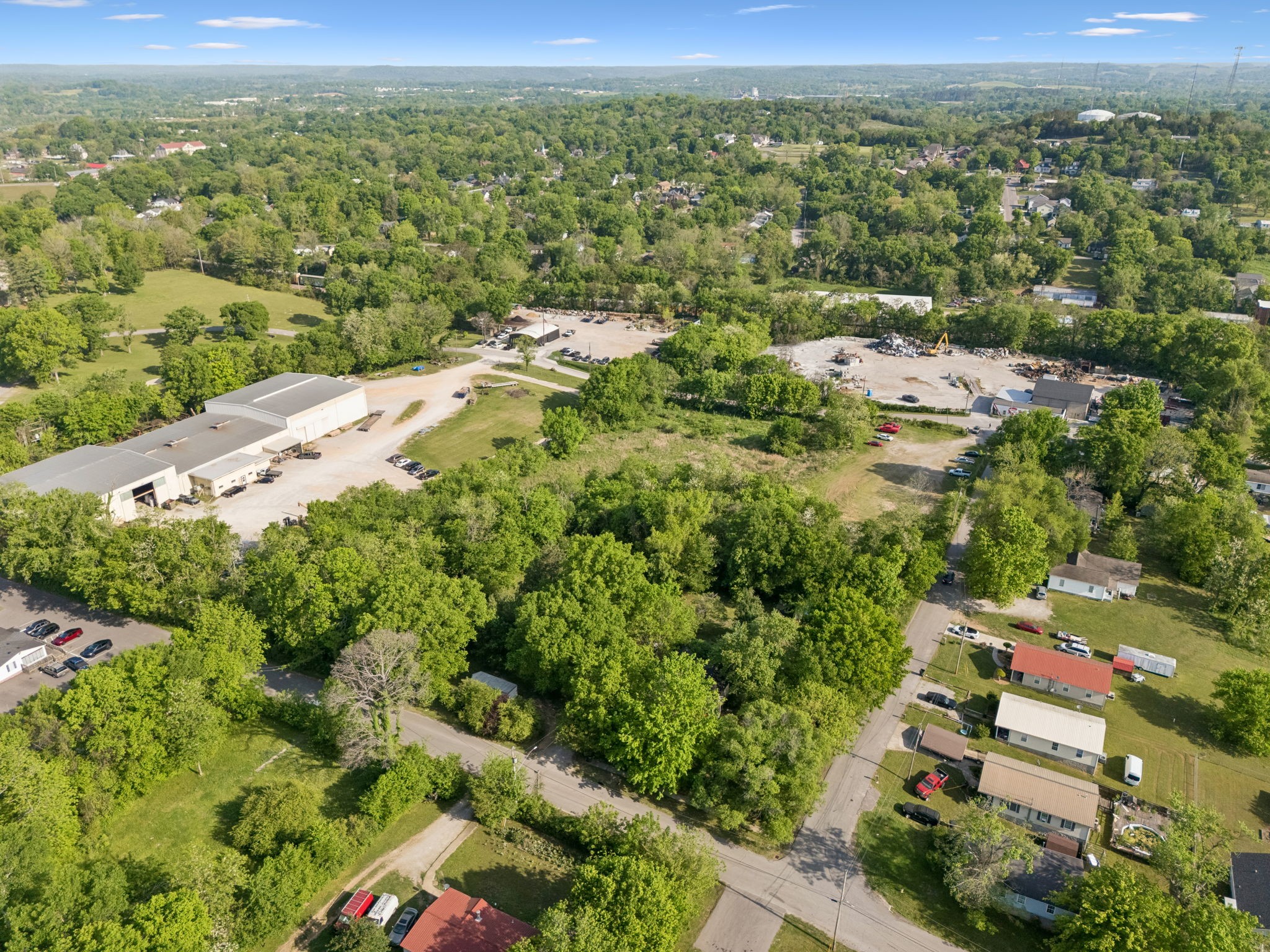 700 W 12th St, Columbia, TN 38401