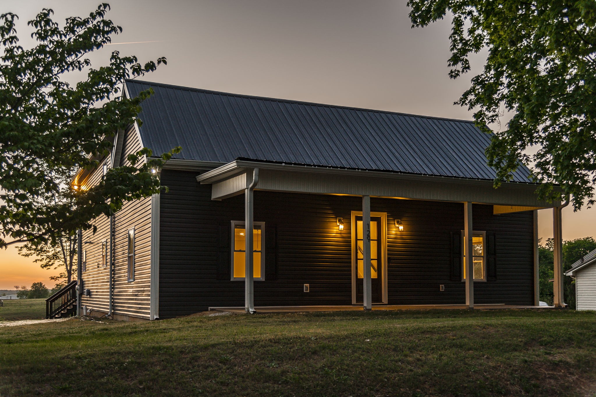 129 S Cedar St, Cross Plains, TN 37049
