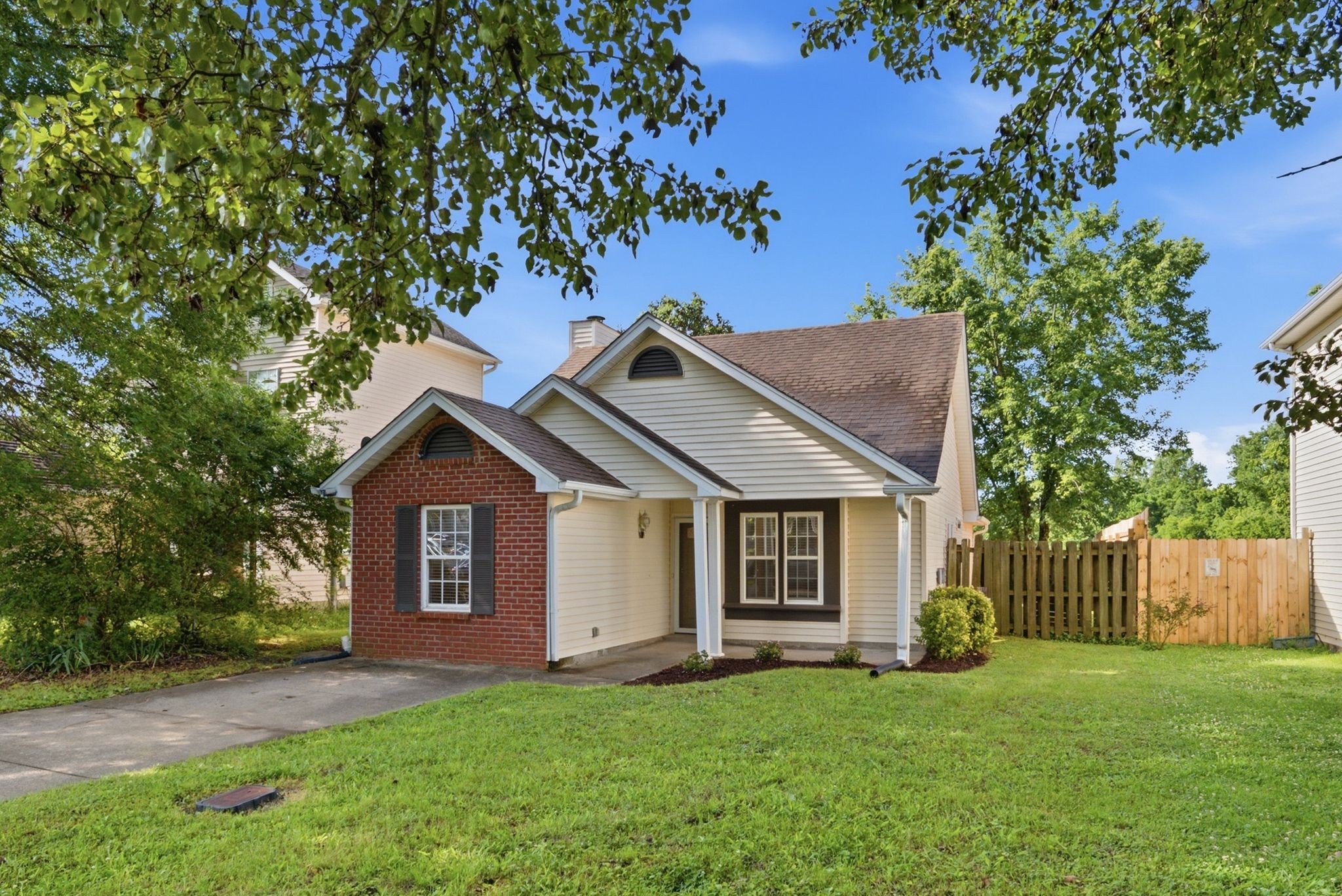 2014 Mansker Dr, Goodlettsville, TN 37072