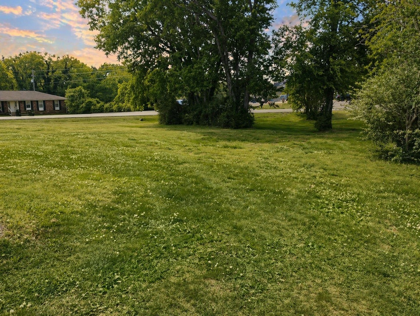 412 Shawnee Dr, Columbia, TN 38401