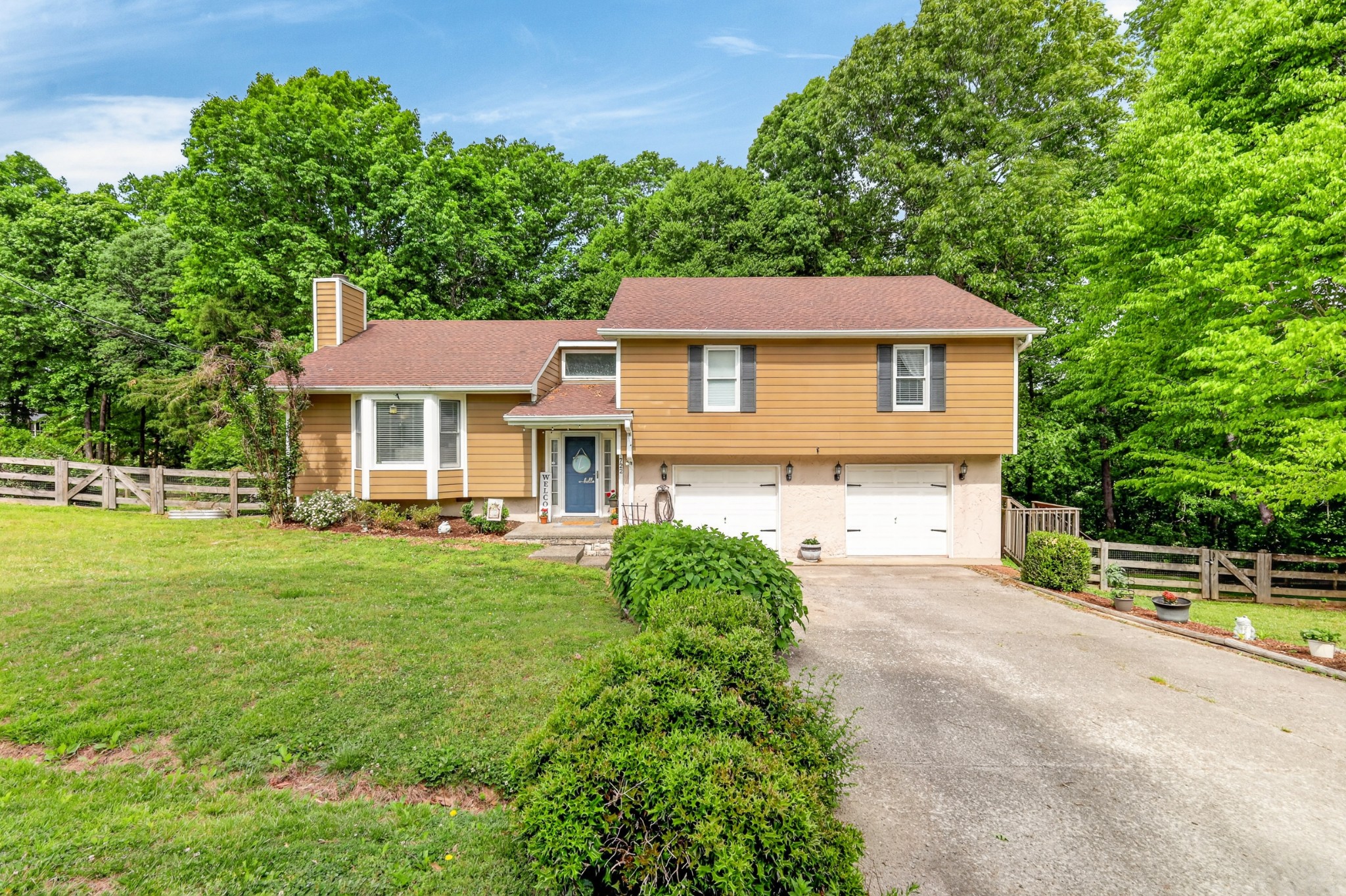 722 Lone Oak Dr, Pegram, TN 37143