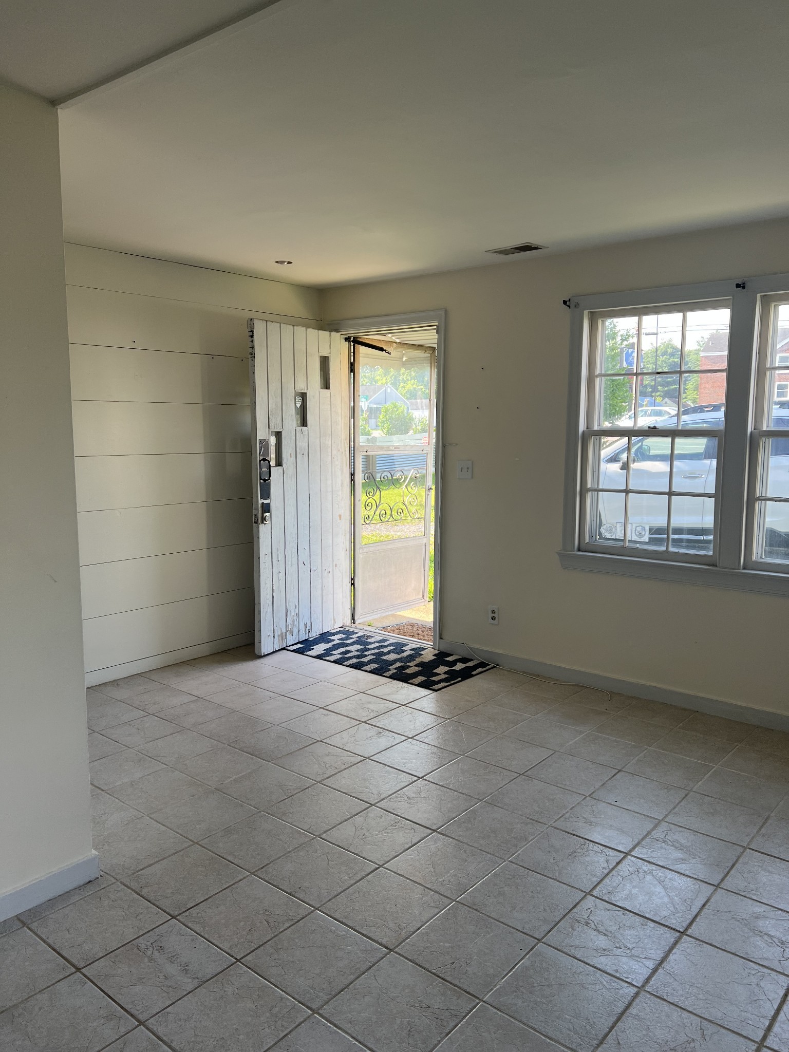 94 Thompson Ln, Nashville, TN 37211