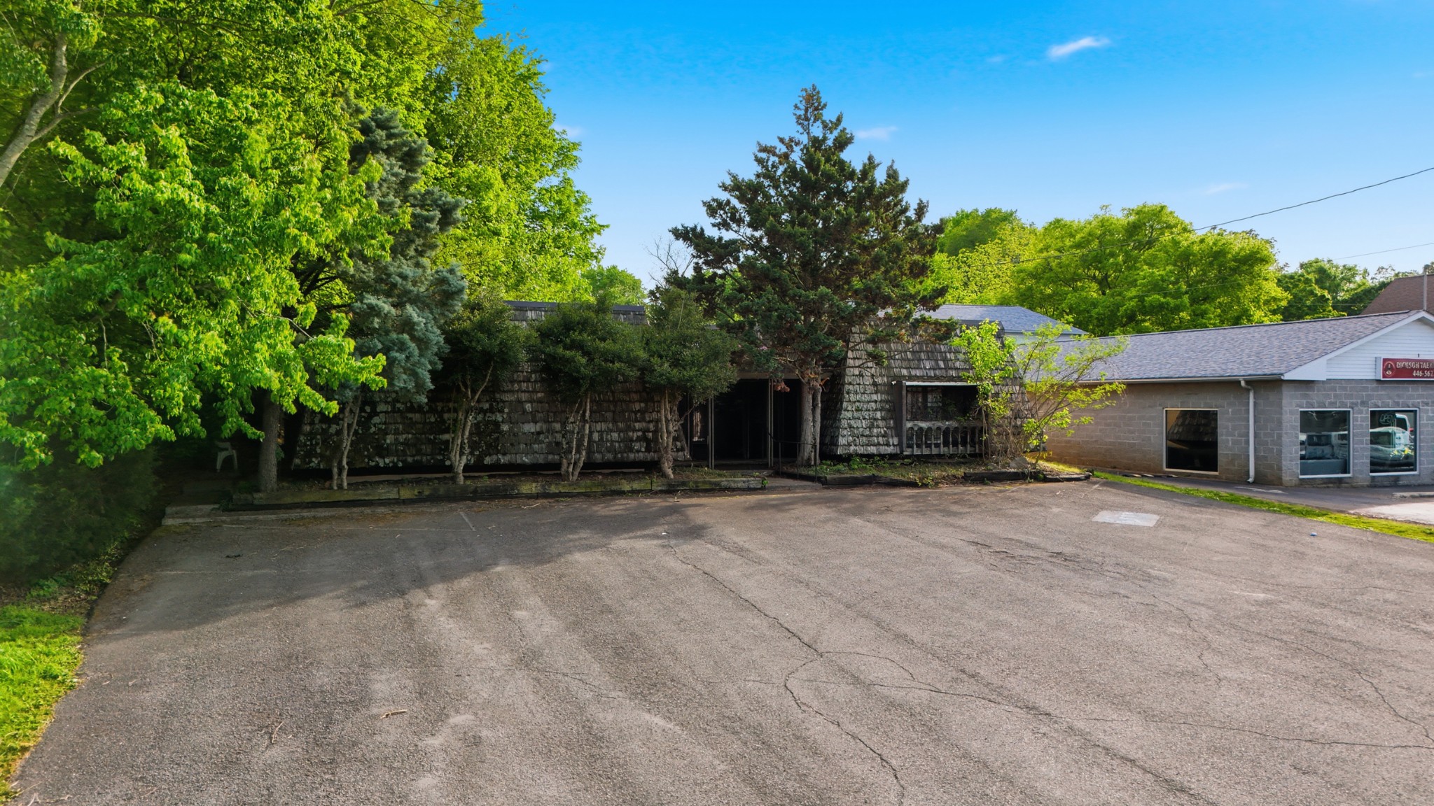 606 Henslee Dr, Dickson, TN 37055