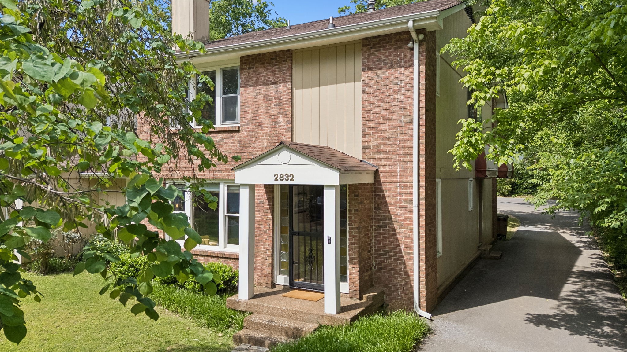 2832 Valley Rd, Nashville, TN 37215