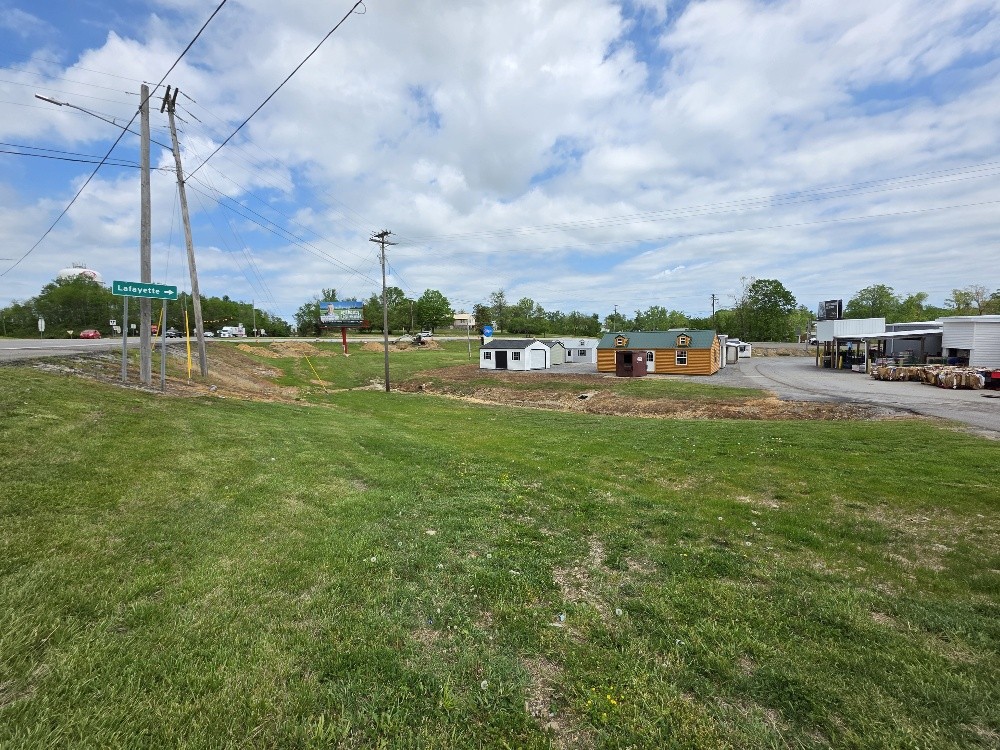 5716 Austin Peay Hwy, Westmoreland, TN 37186