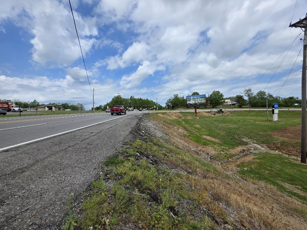 5716 Austin Peay Hwy, Westmoreland, TN 37186