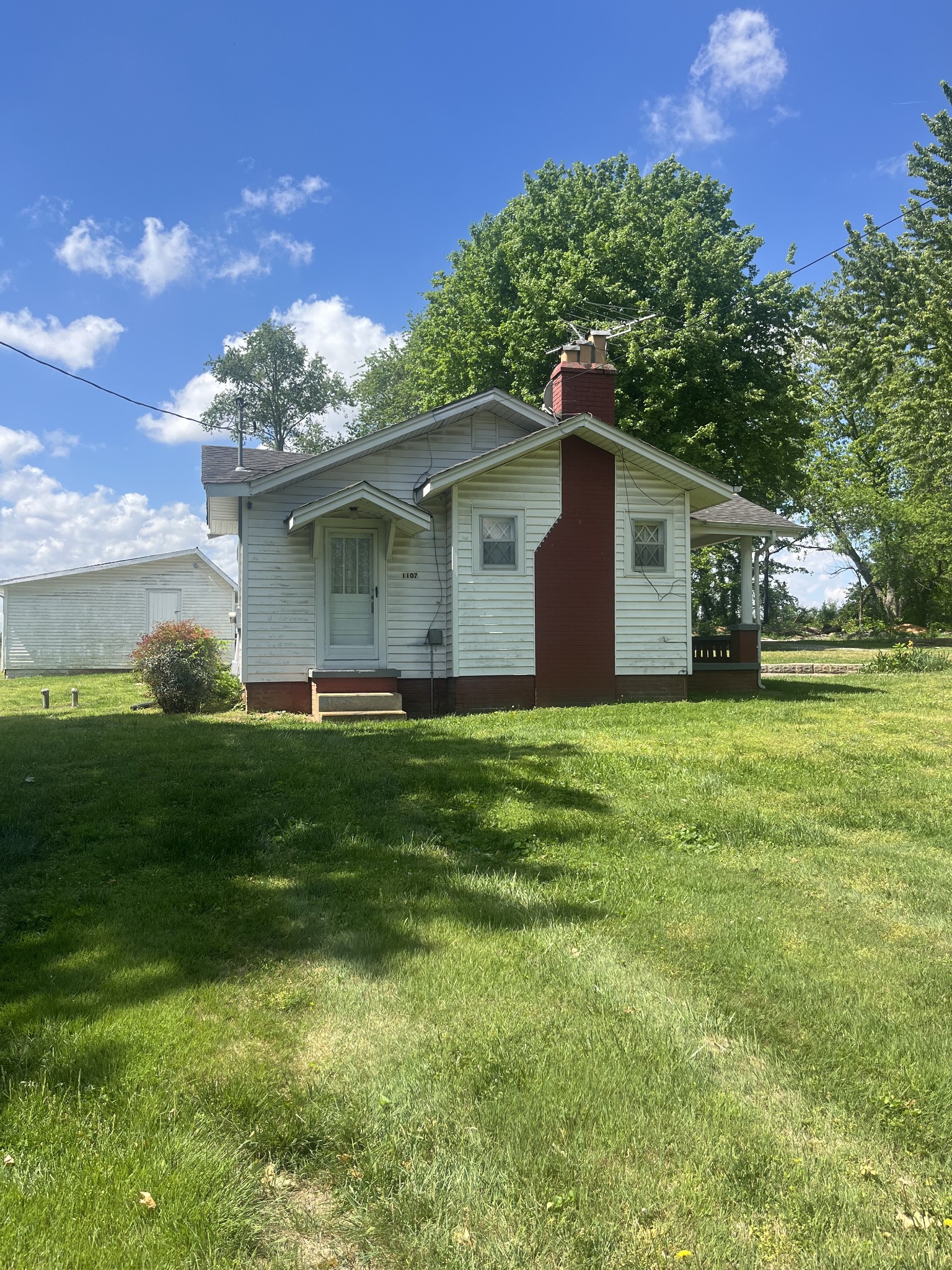 1107 W Church St, Orlinda, TN 37141