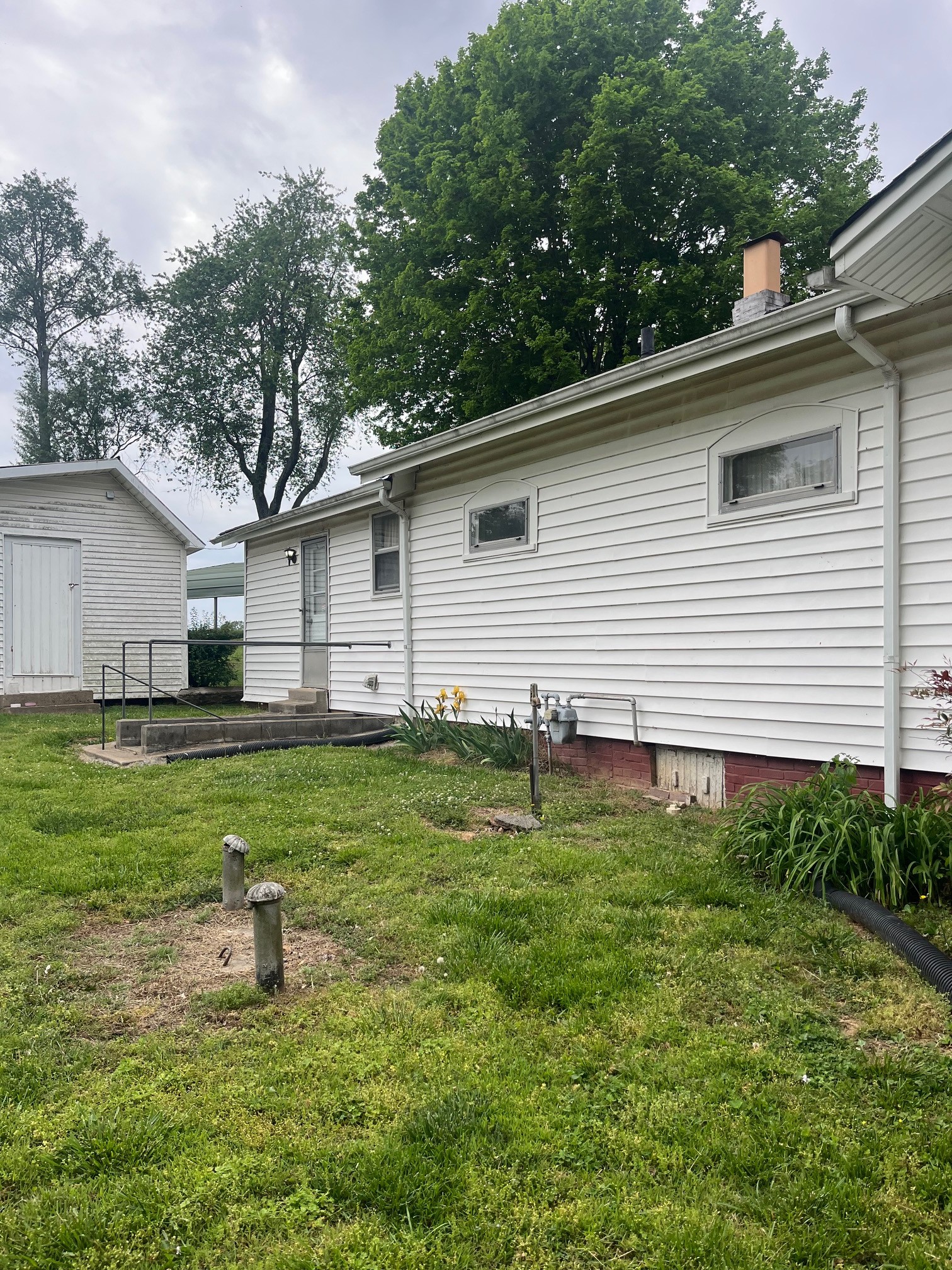 1107 W Church St, Orlinda, TN 37141