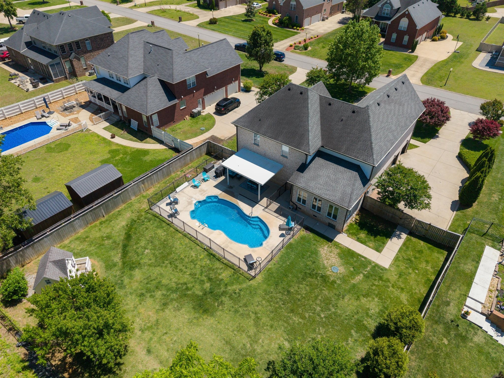 1135 Kacie Dr, Pleasant View, TN 37146