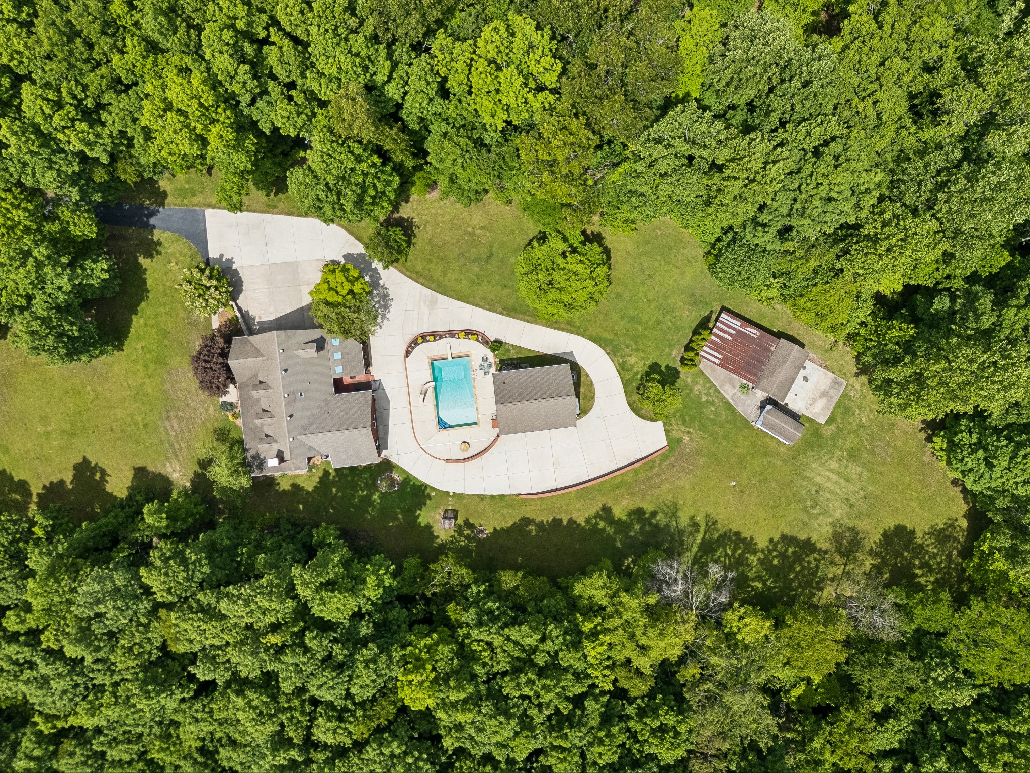 1229 Hogans Branch Rd, Hendersonville, TN 37075