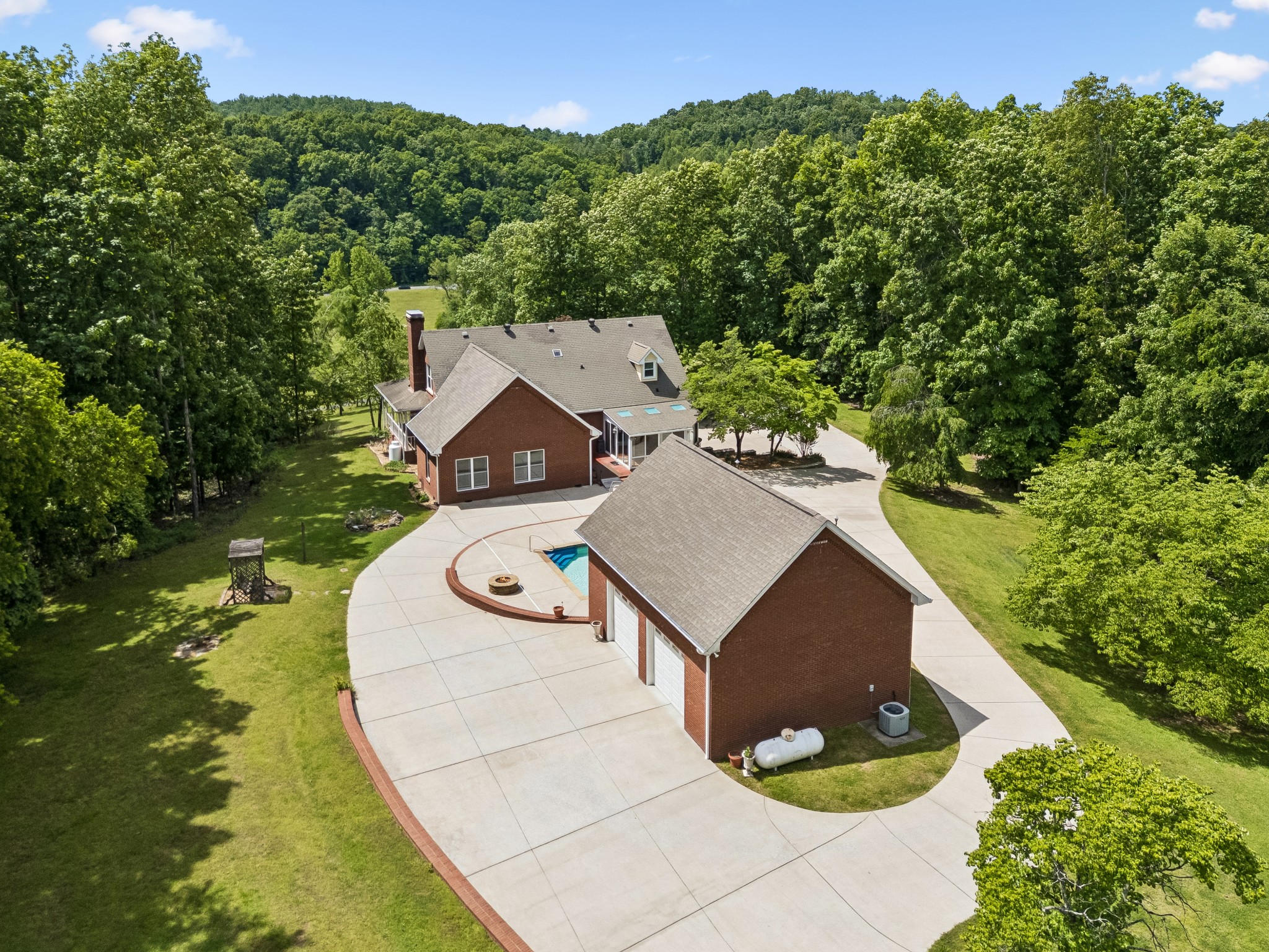 1229 Hogans Branch Rd, Hendersonville, TN 37075