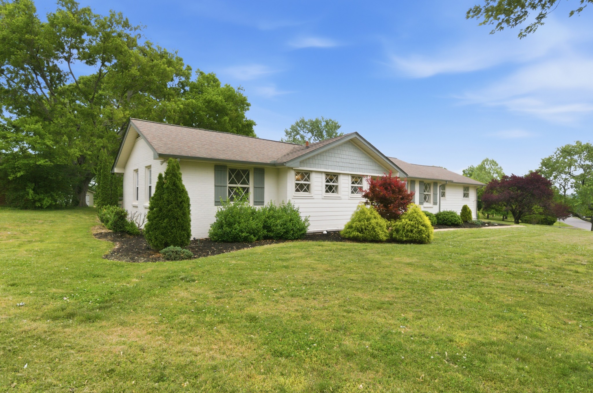 654 Oakley Dr, Nashville, TN 37220