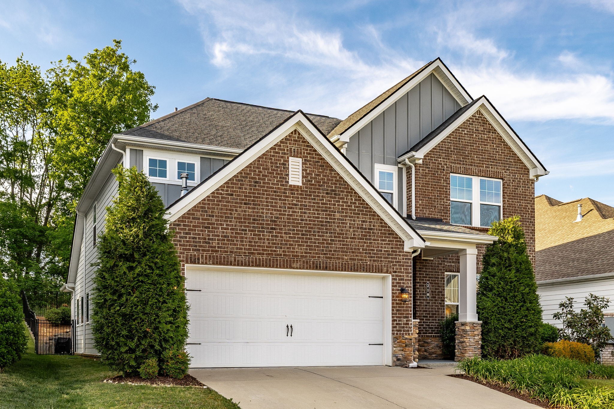 210 Woodhall Ct, White House, TN 37188