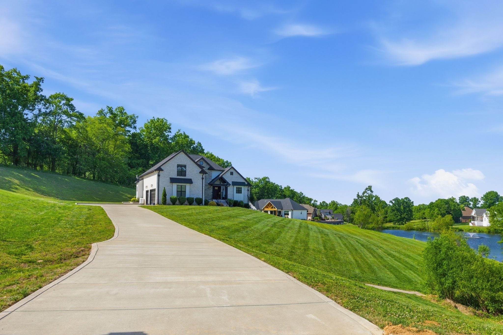 1802 Belclare Cir, Lebanon, TN 37087