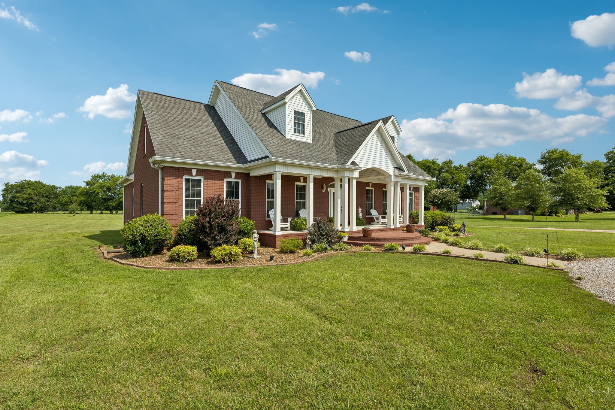 4294 Trousdale Ln, Columbia, TN 38401