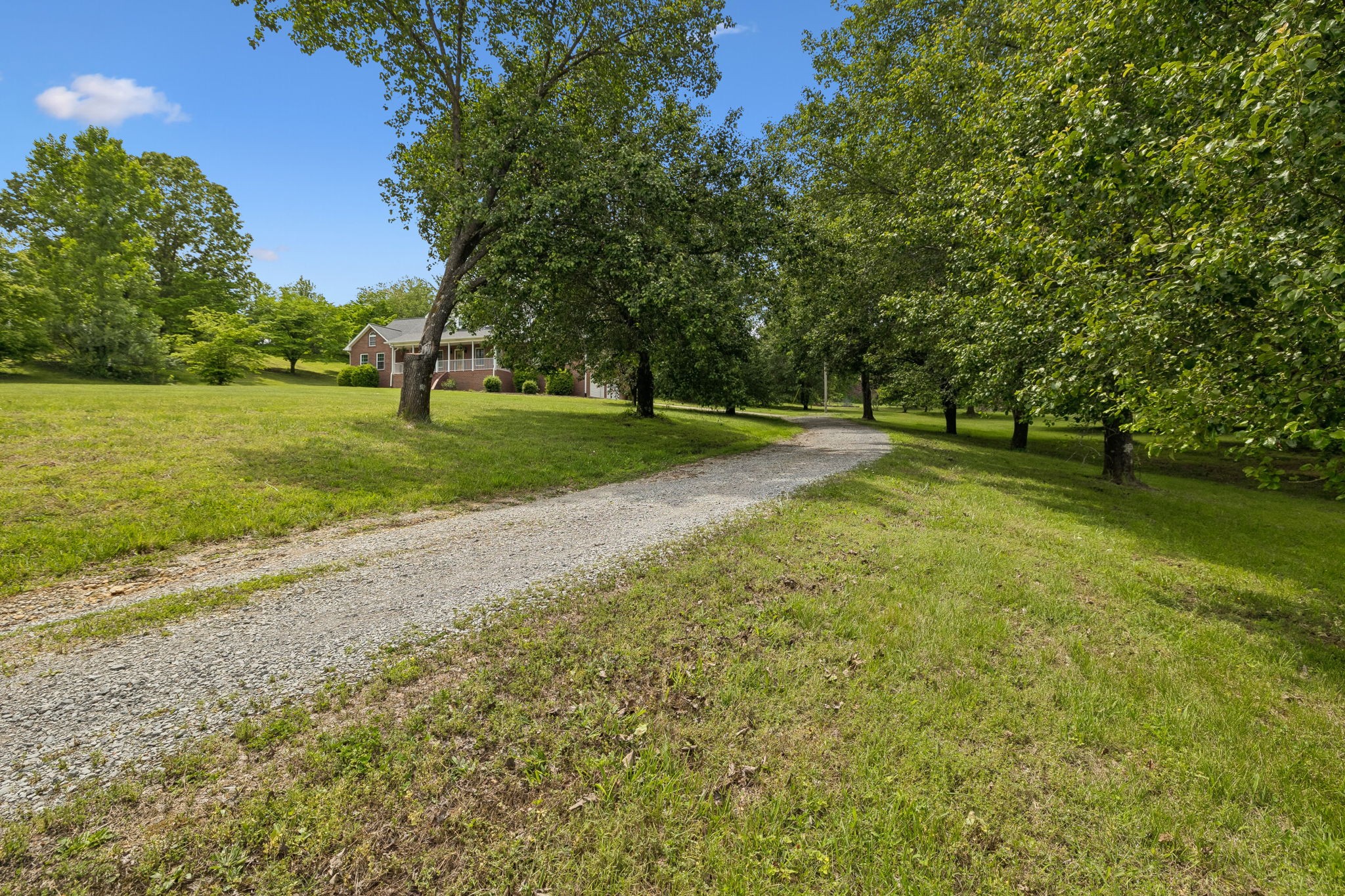 1915 Greenwood Rd, Charlotte, TN 37036