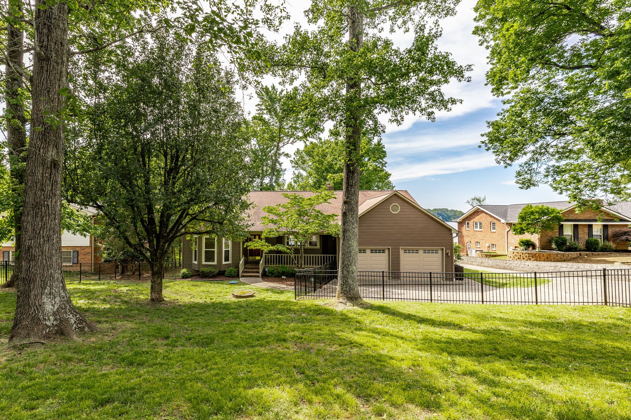1053 Morning View Dr, Gallatin, TN 37066