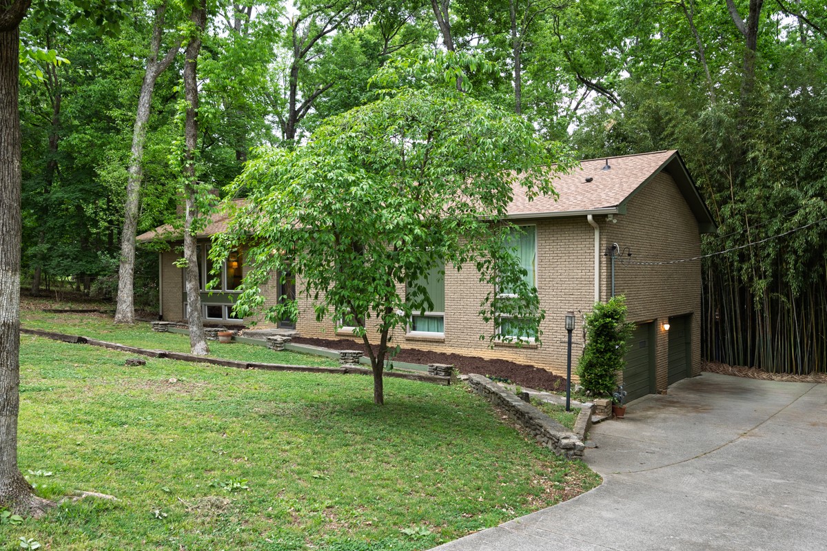123 Trail East Dr, Hendersonville, TN 37075