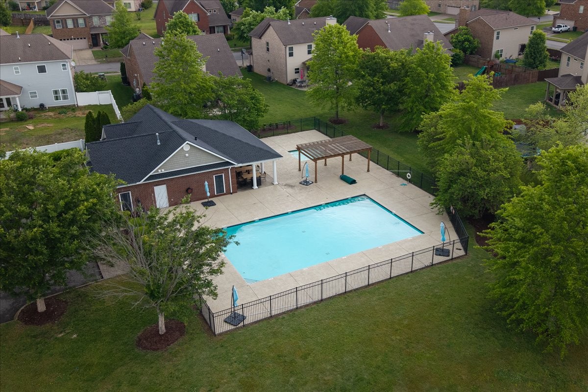 400 Stratford Park Blvd, Gallatin, TN 37066