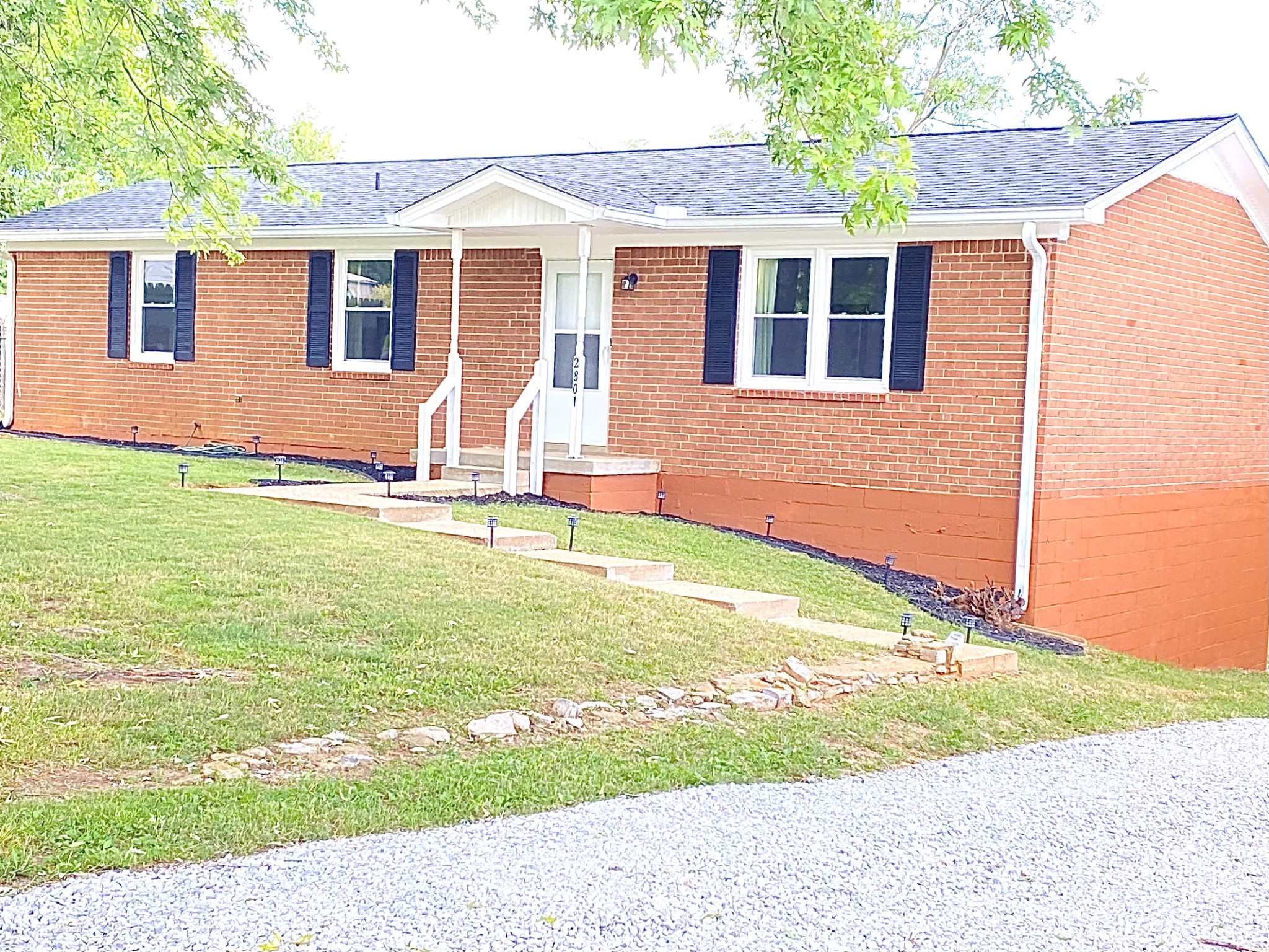 2801 Denham Ave, Columbia, TN 38401