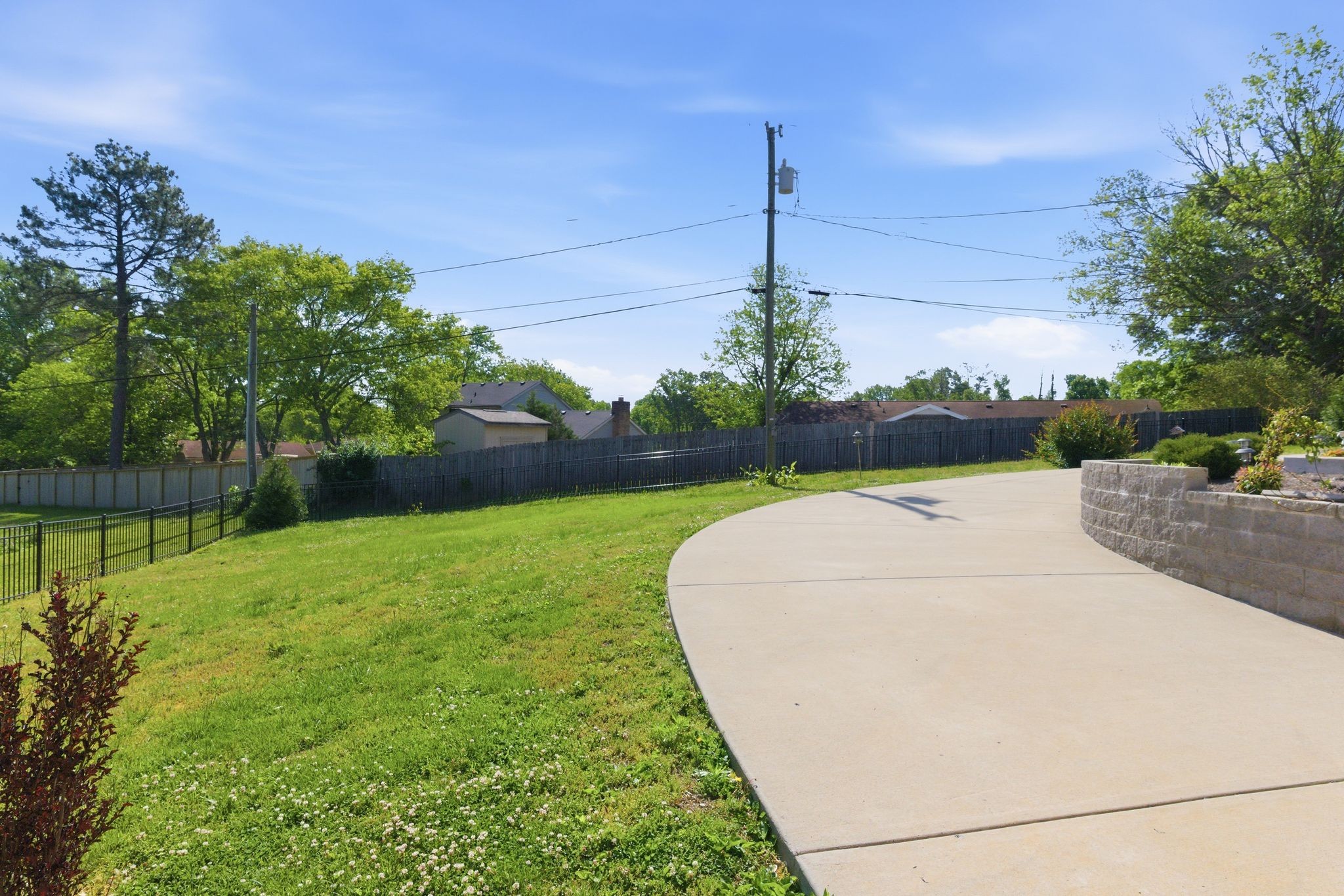 210 S Sequoia Dr, Springfield, TN 37172