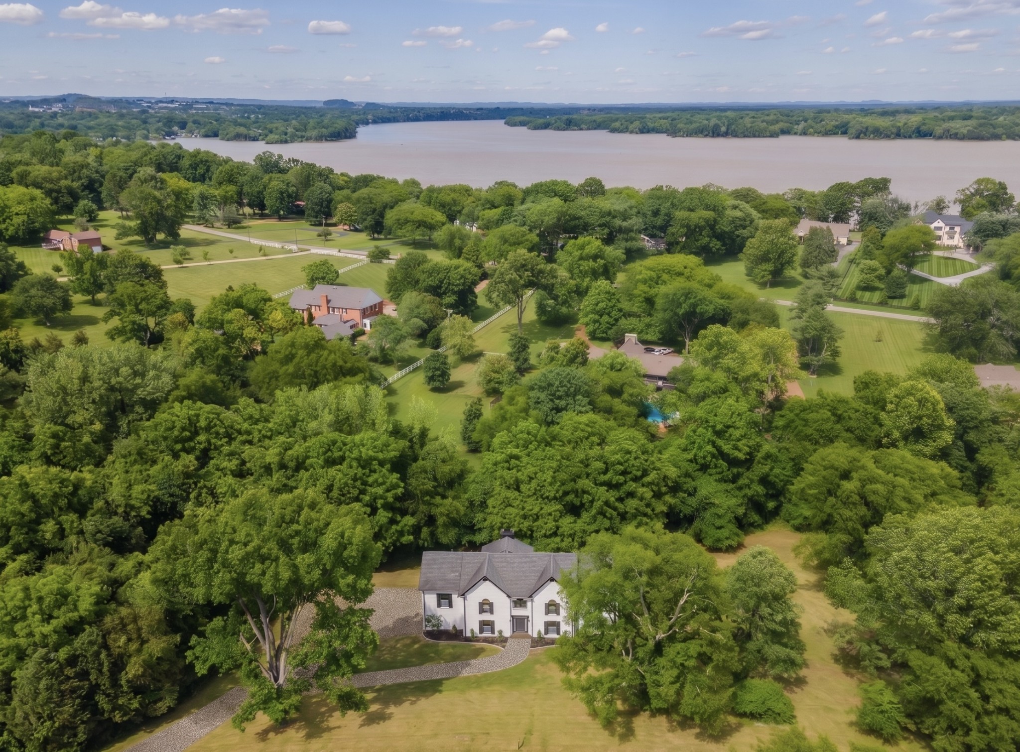 527 Cumberland Hills Dr, Hendersonville, TN 37075
