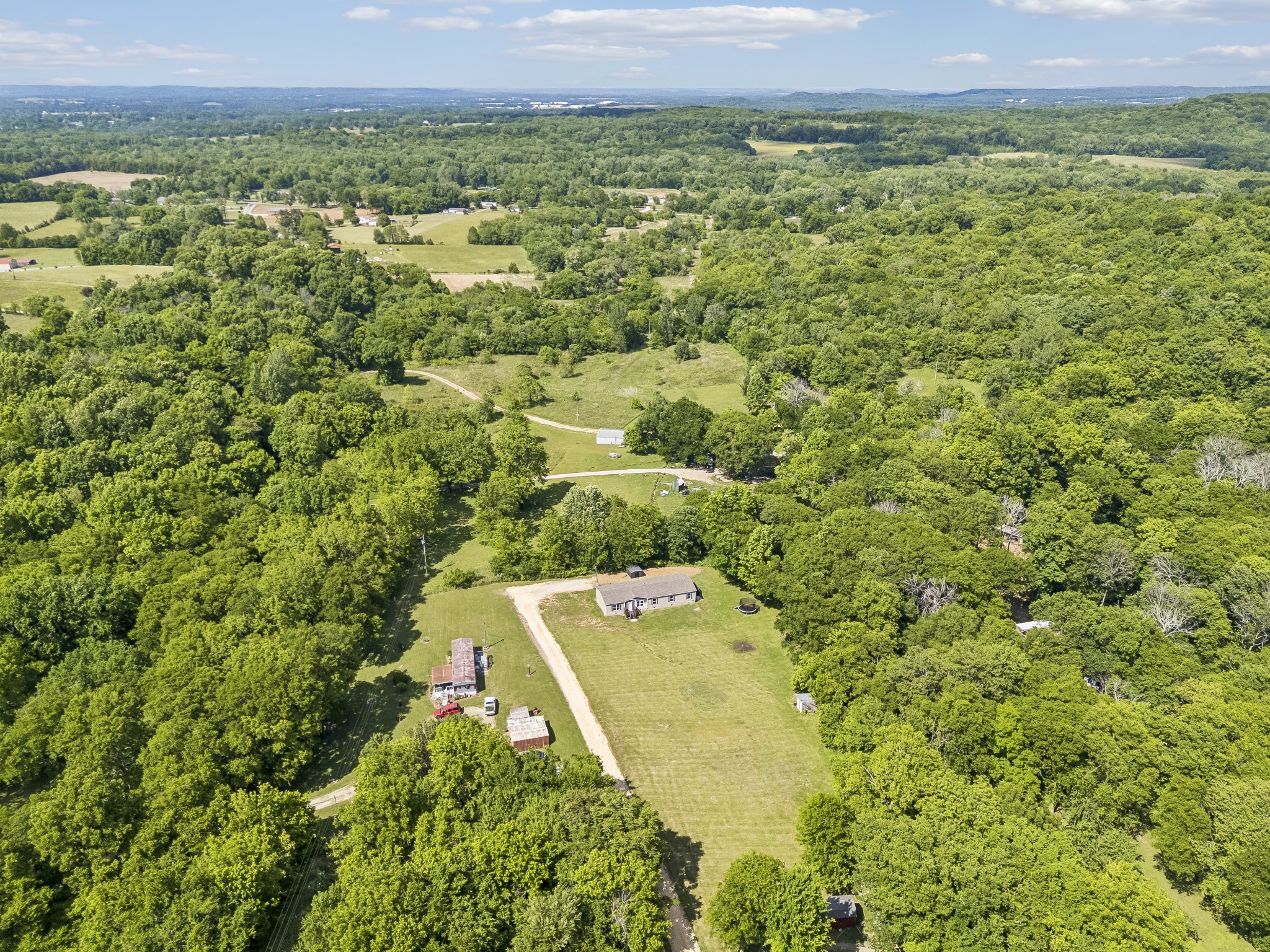 8079 Golf Club Rd, Mount Pleasant, TN 38474