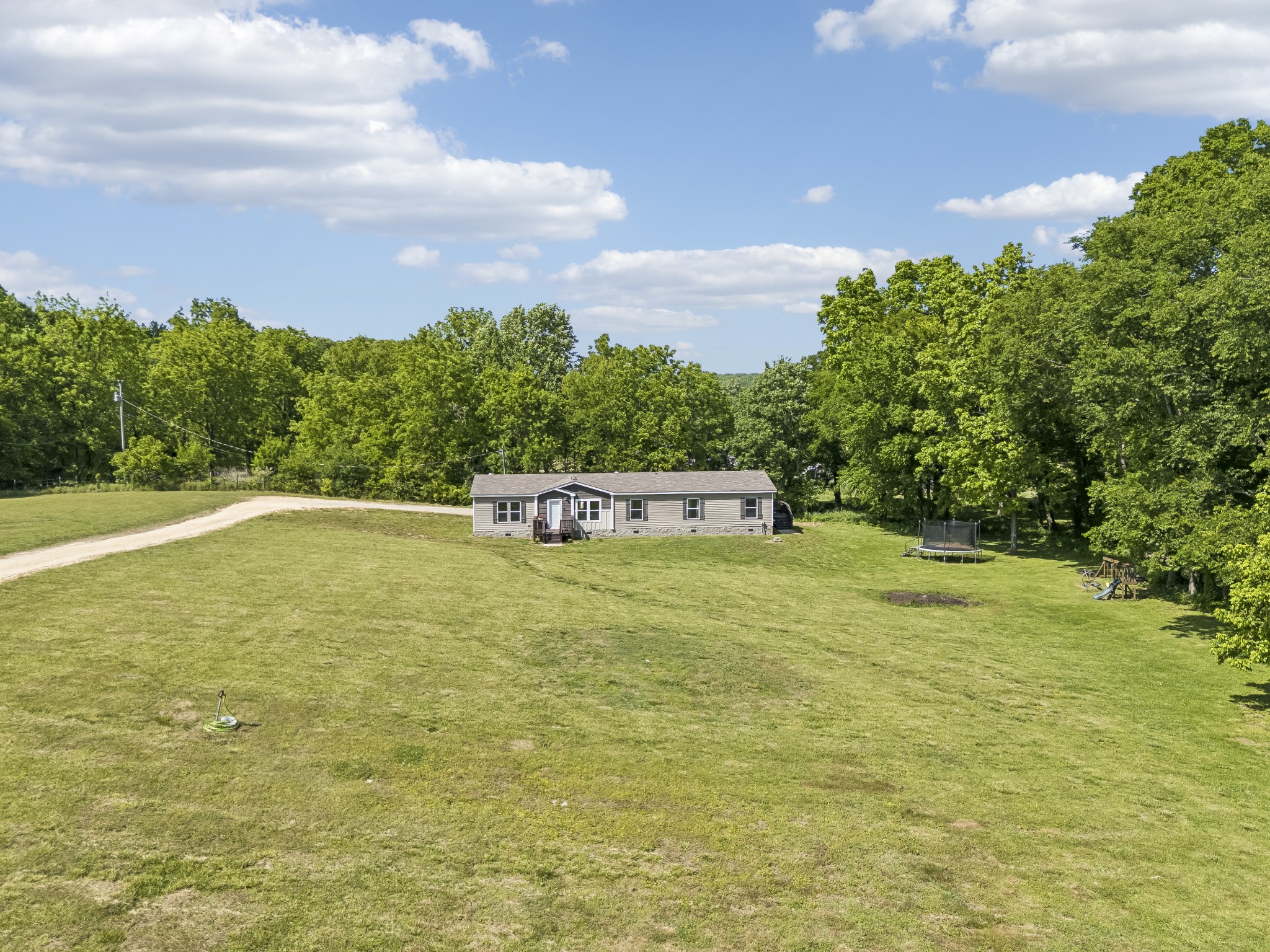 8079 Golf Club Rd, Mount Pleasant, TN 38474