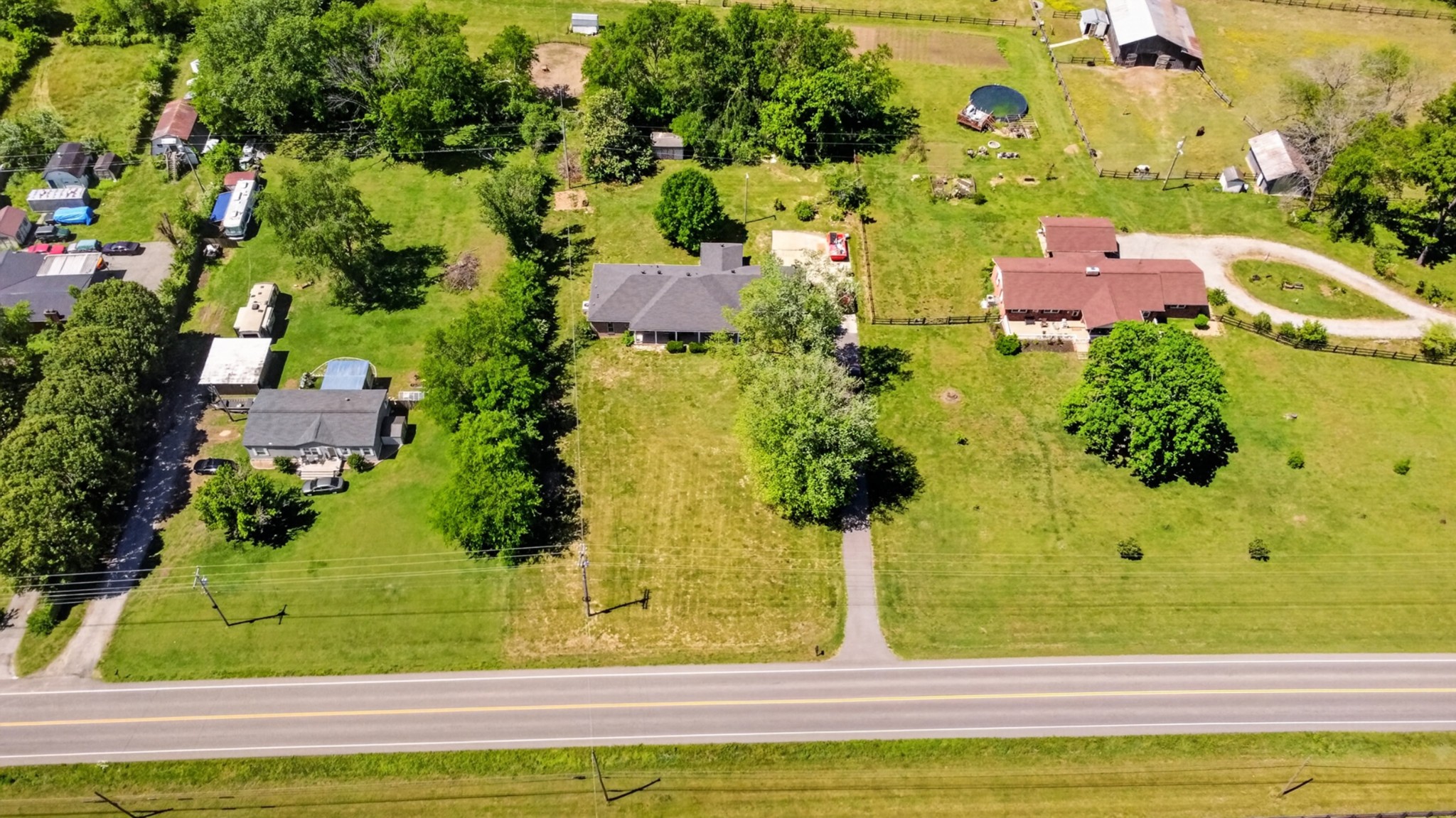 1327 Old Highway 109 N, Gallatin, TN 37066