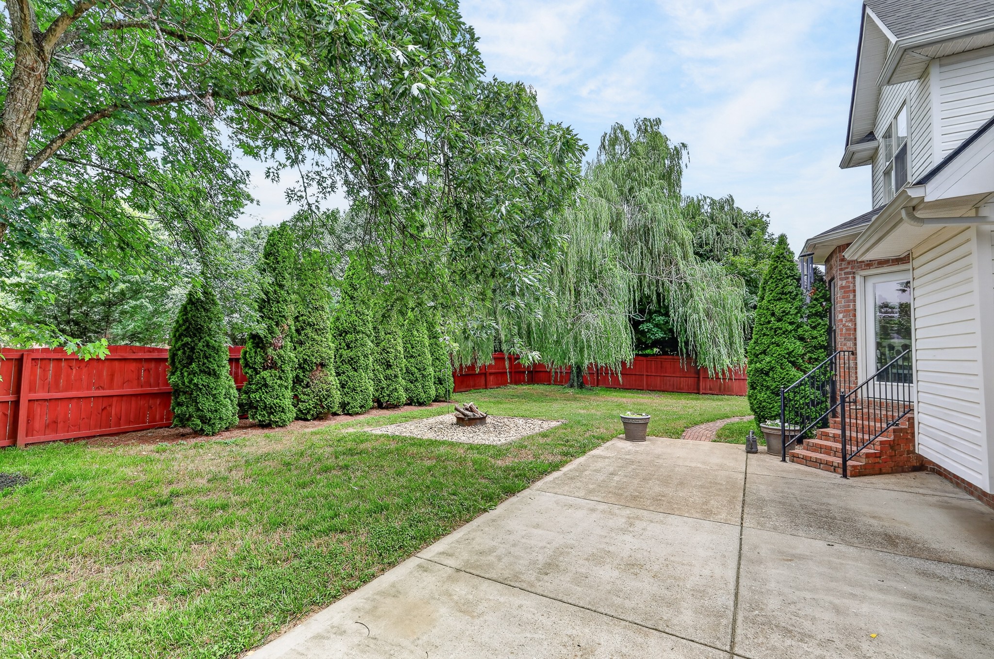1205 Paramount Dr, Rockvale, TN 37153