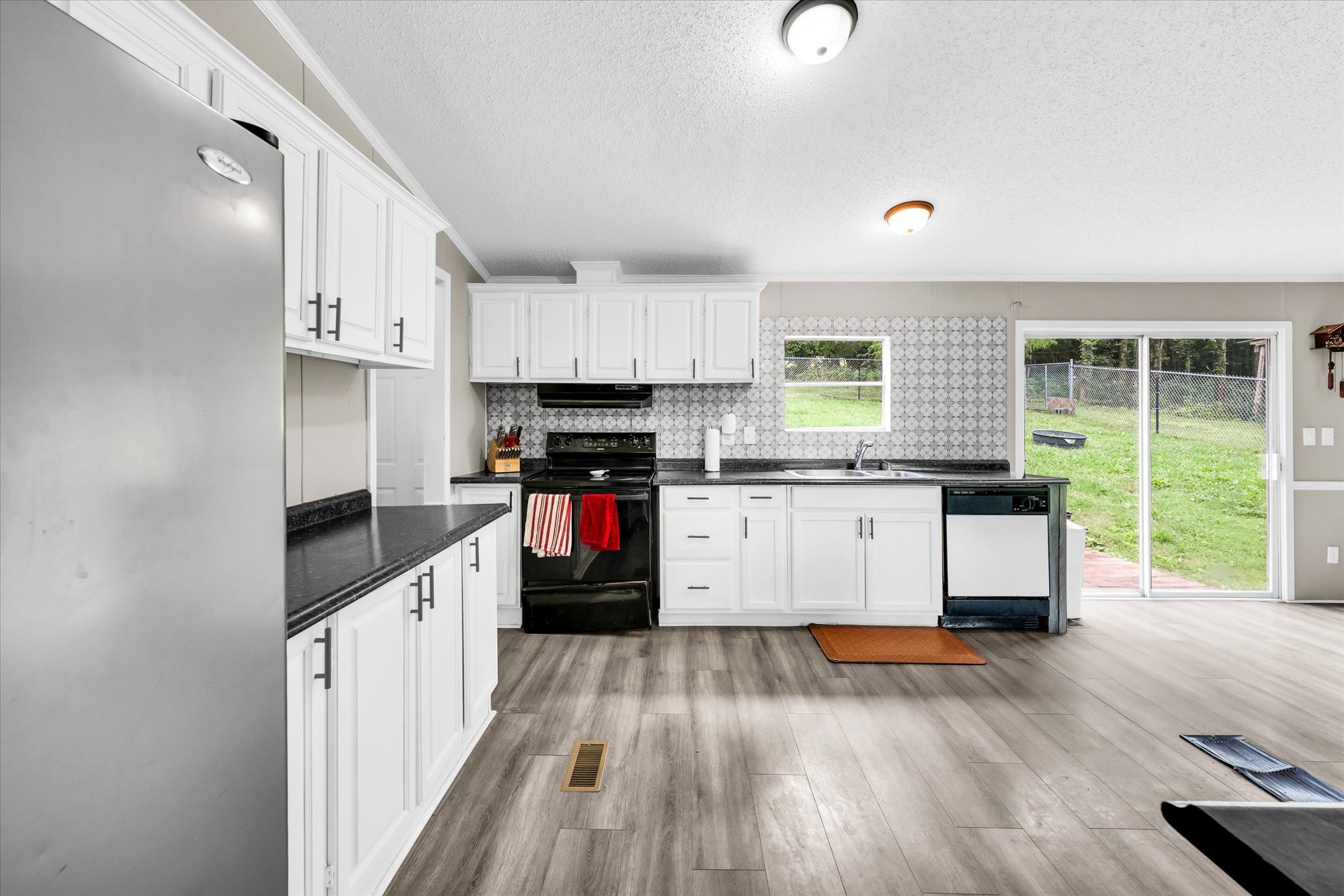 11 Brittany Ln, Gordonsville, TN 38563