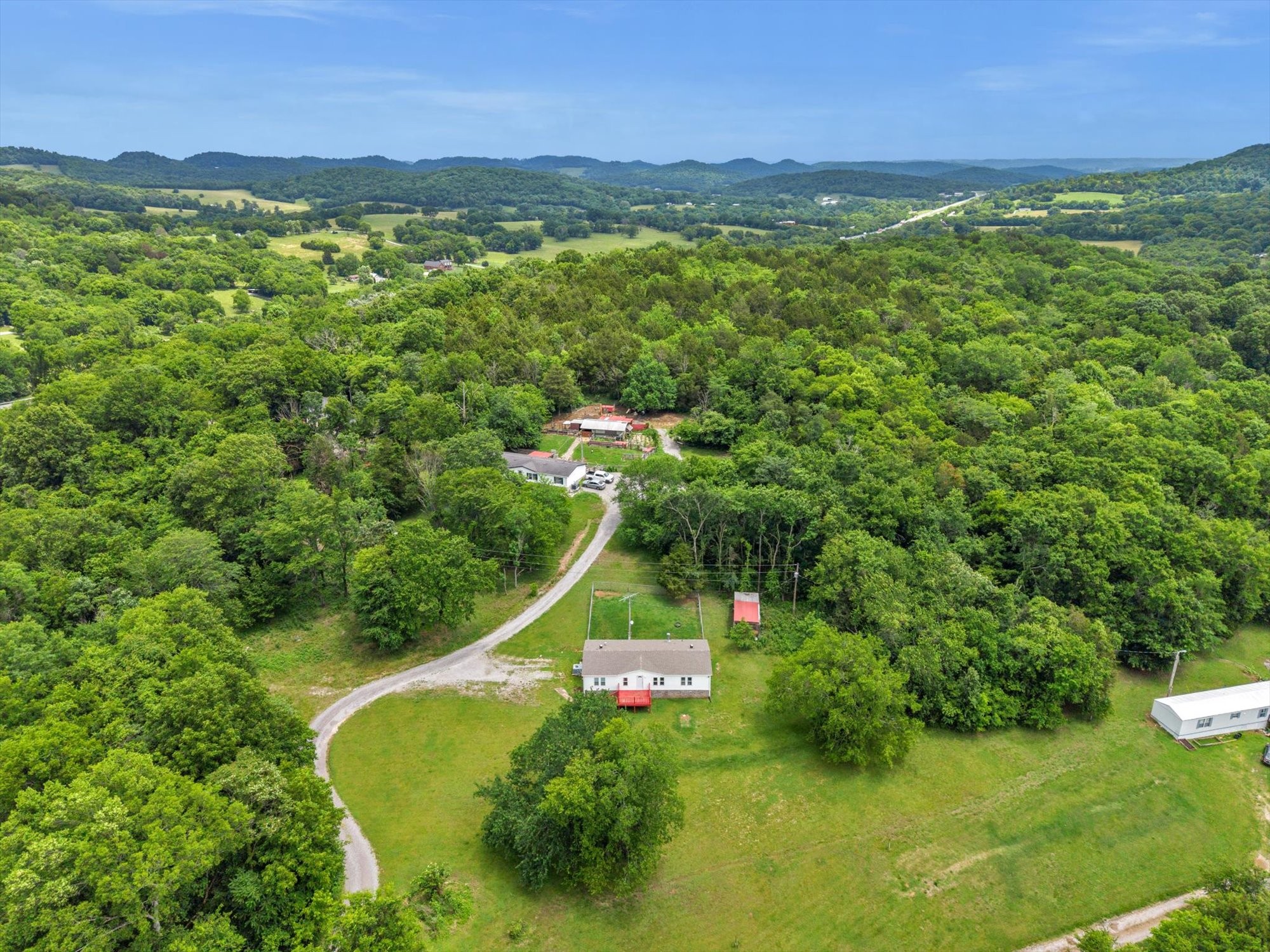 11 Brittany Ln, Gordonsville, TN 38563