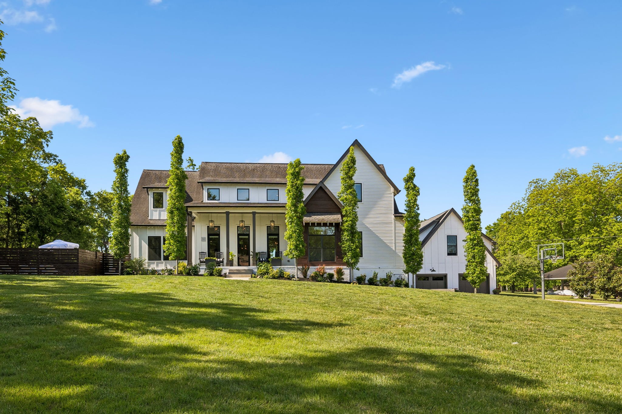 741 Bresslyn Rd, Nashville, TN 37205