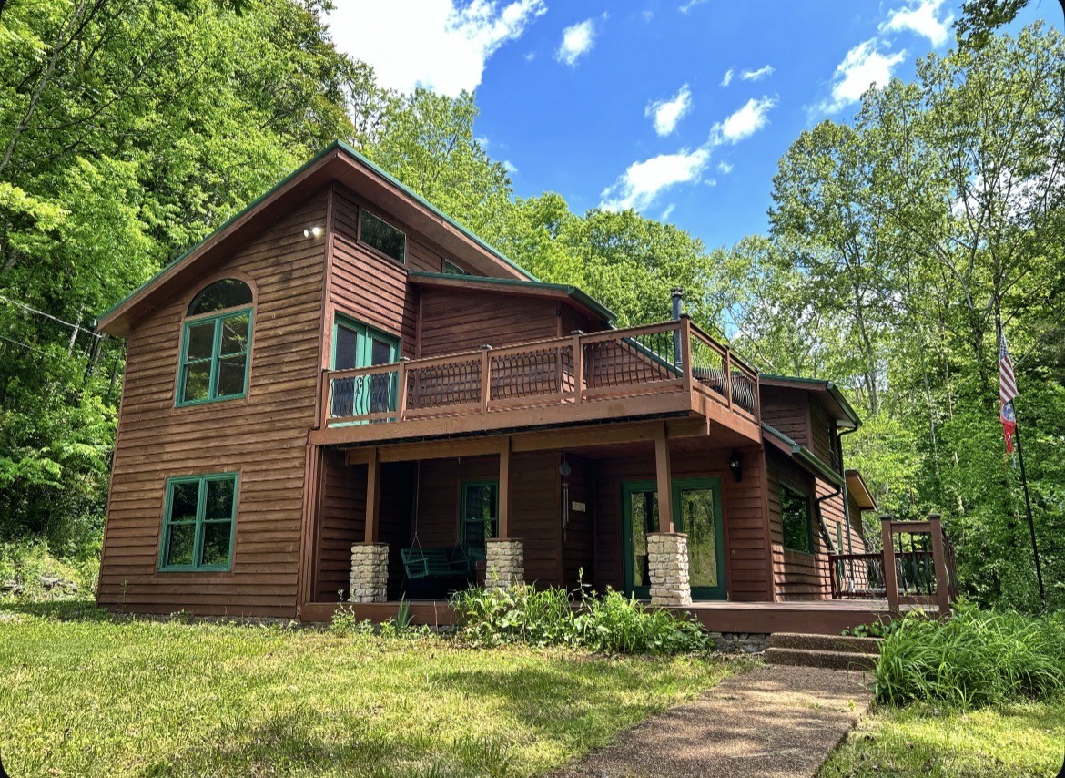 140 Carver Hollow Rd, Pleasant Shade, TN 37145