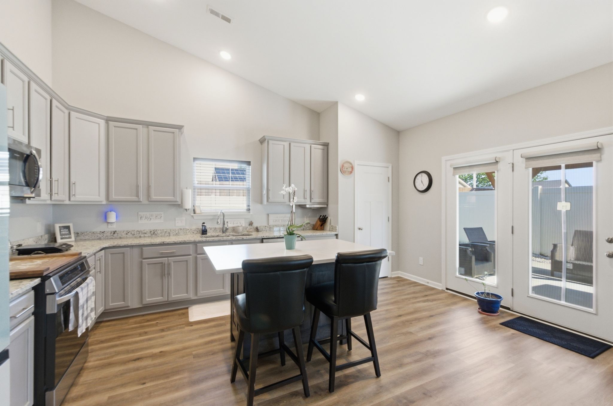 127 Bell Cir, White Bluff, TN 37187