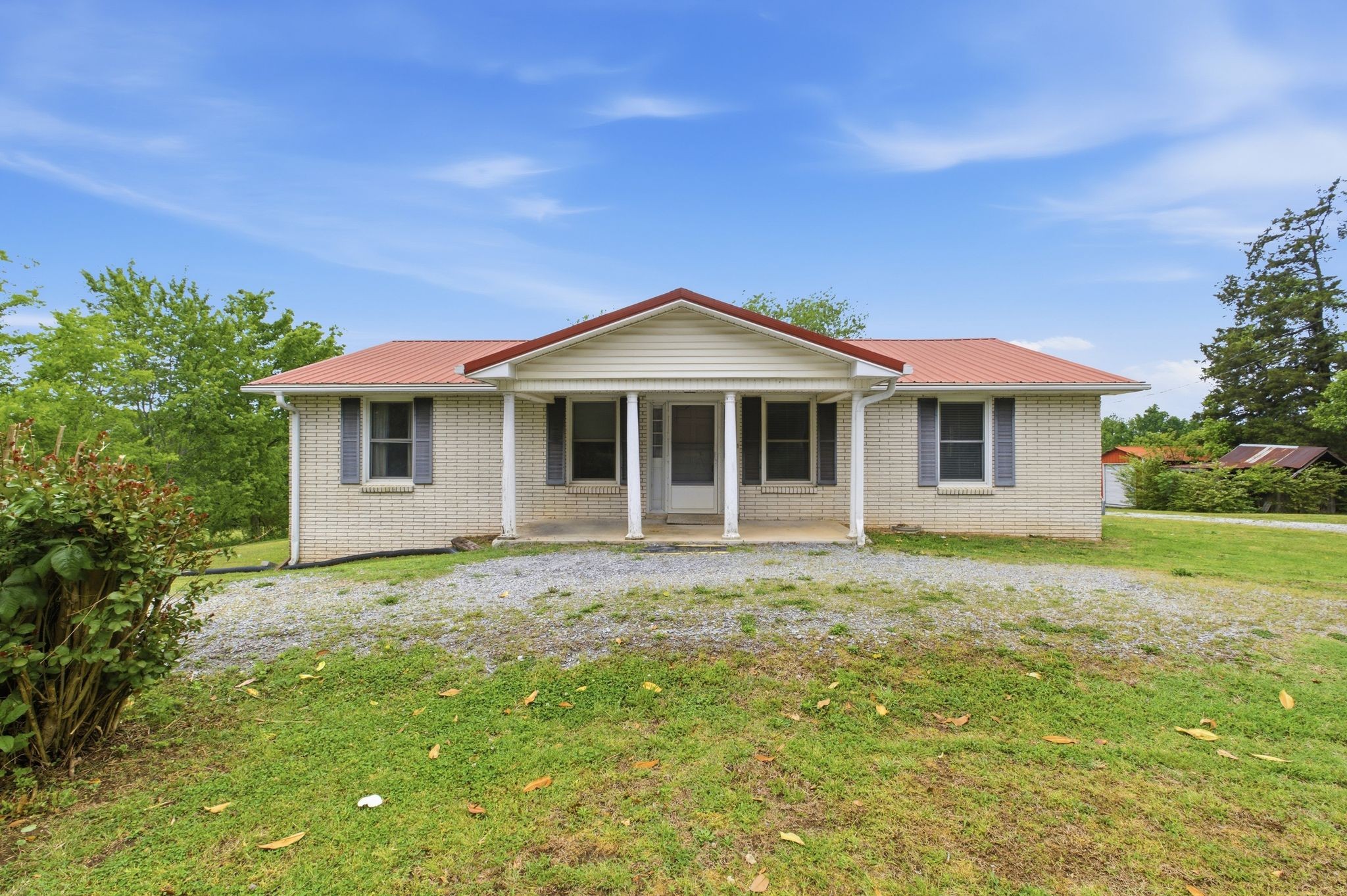 150 Mutt Rd, White Bluff, TN 37187