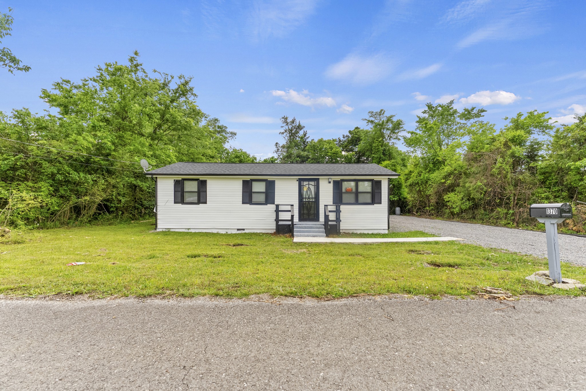 1370 Daniels St, Christiana, TN 37037