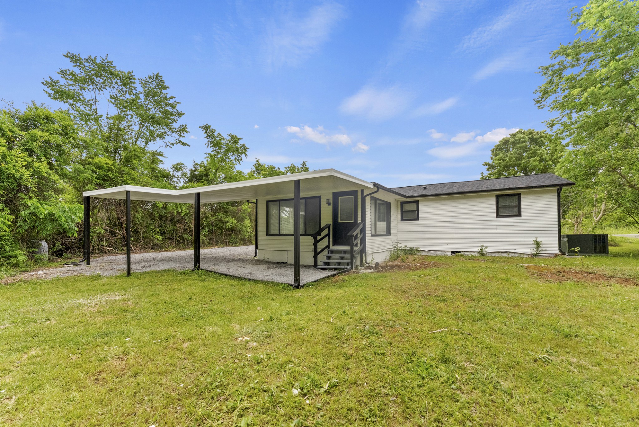 1370 Daniels St, Christiana, TN 37037