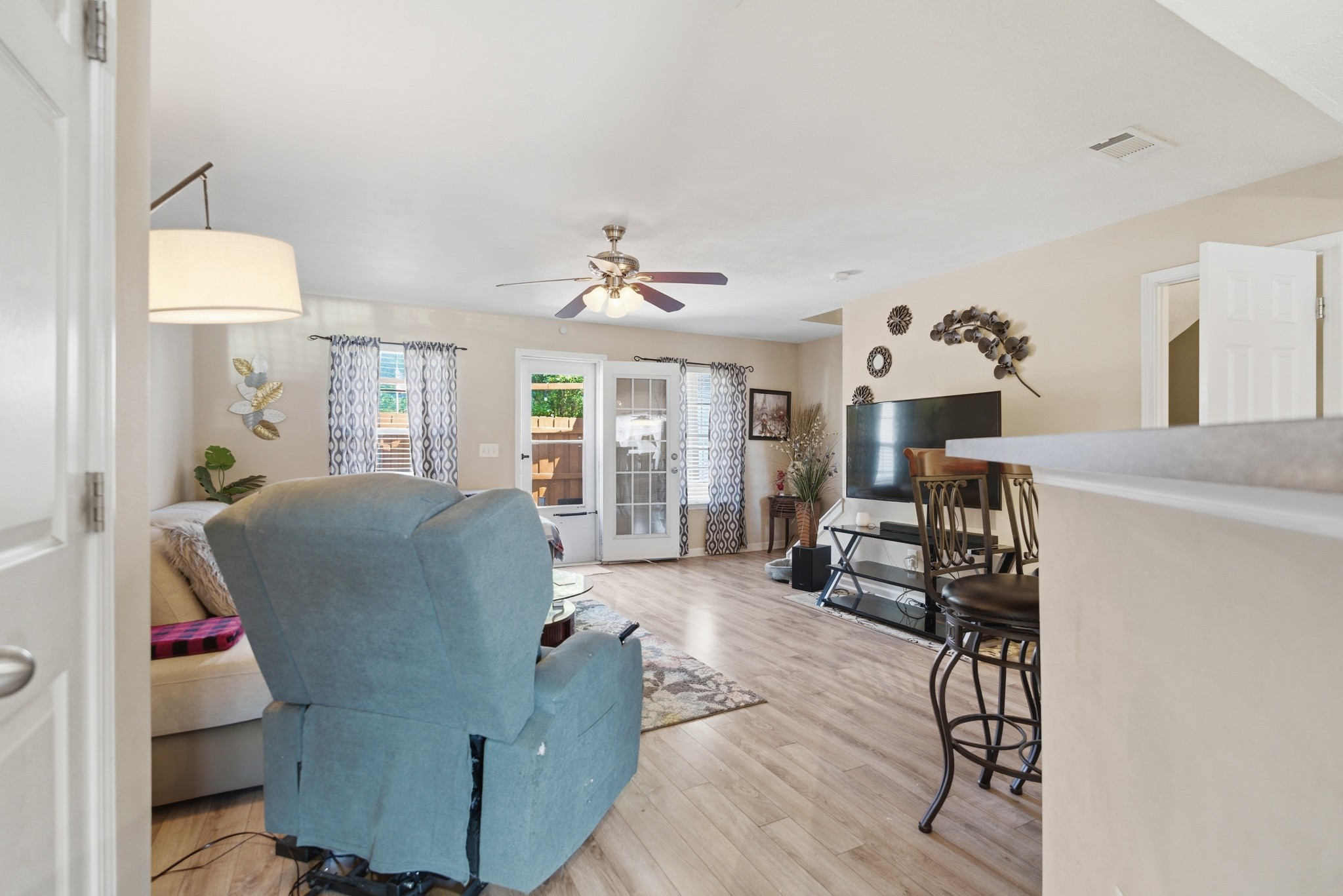 3134 George Buchanan Dr, La Vergne, TN 37086