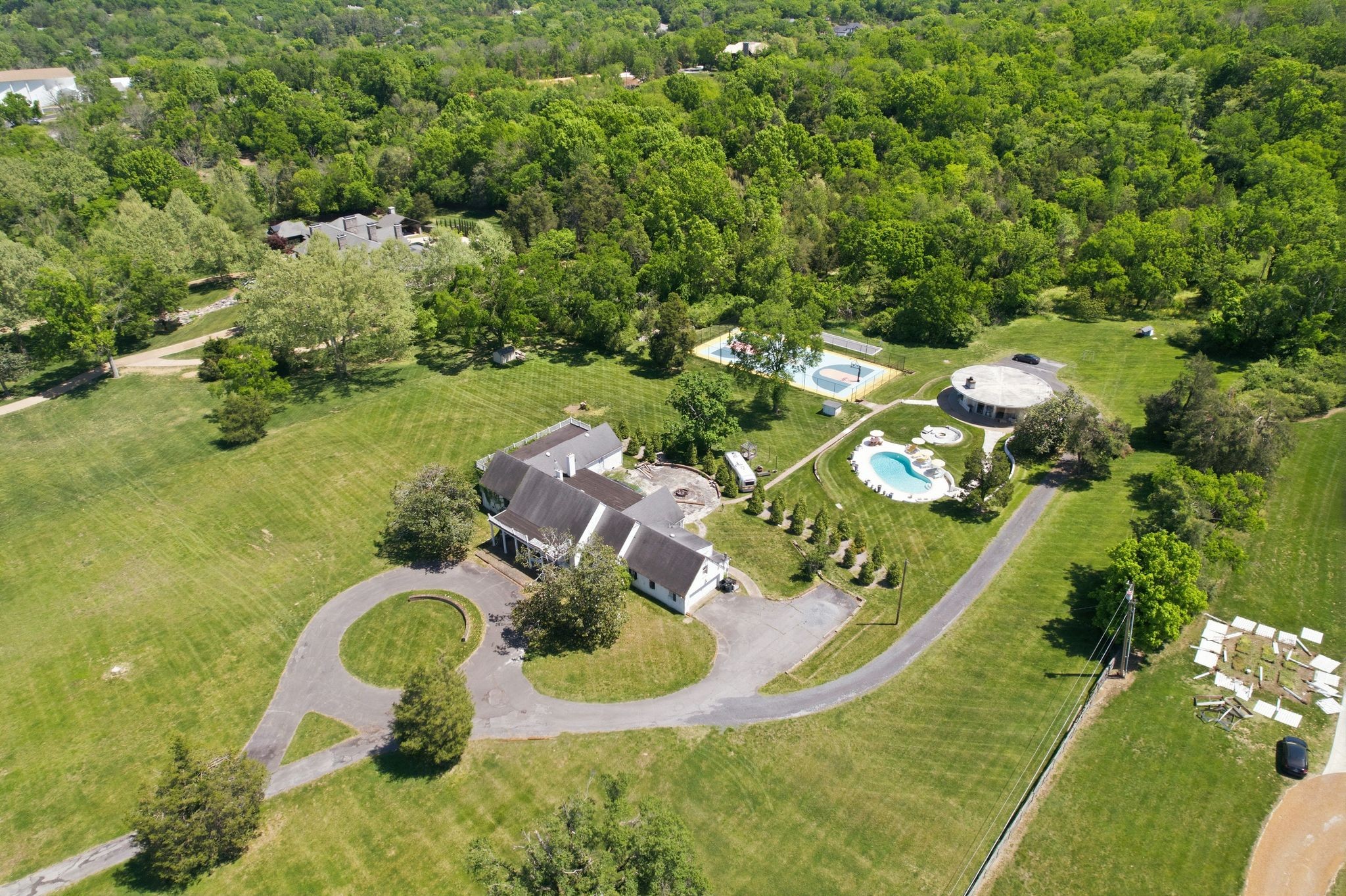 5840 Hillsboro Pike, Nashville, TN 37215
