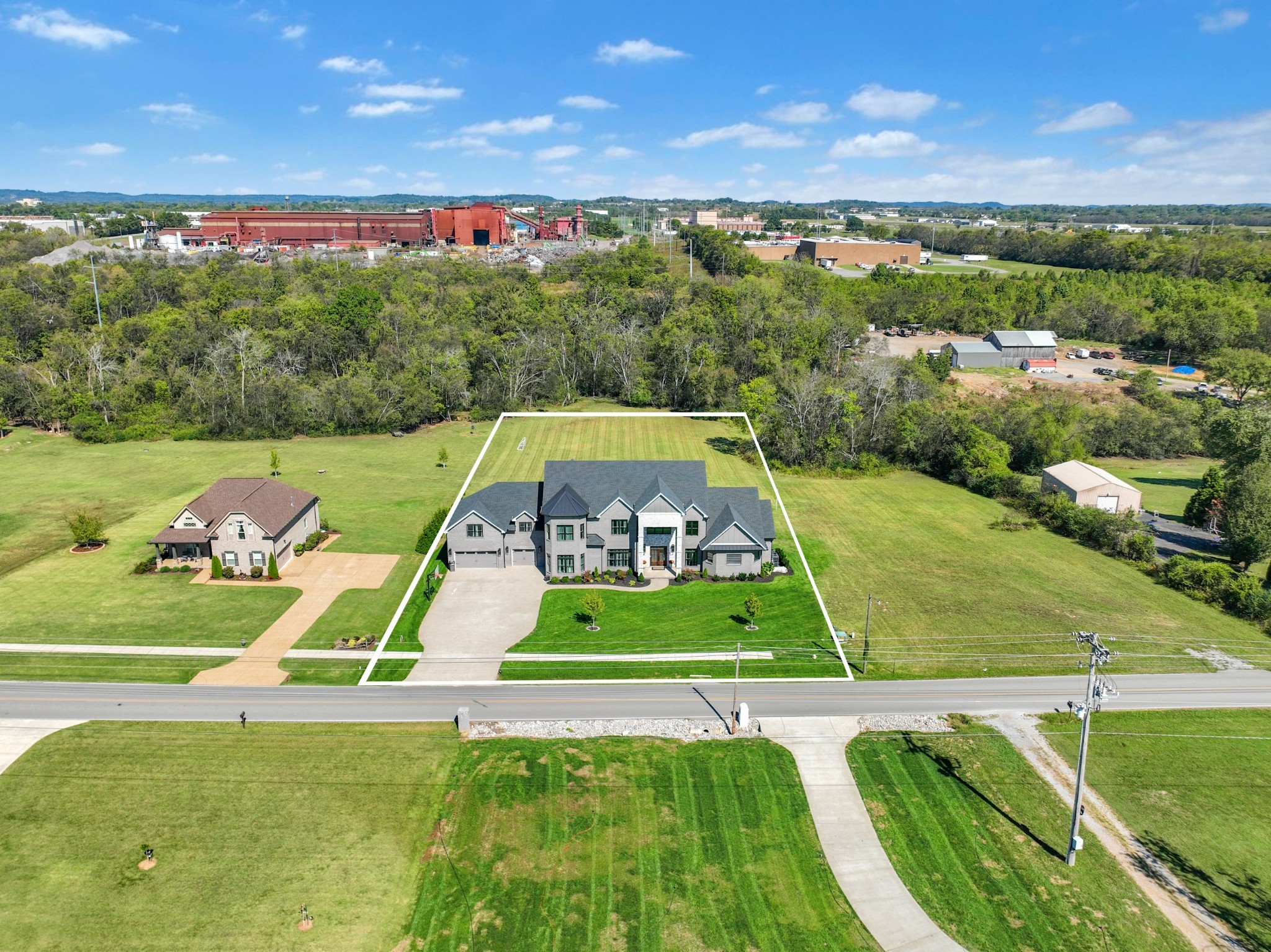 617 Coles Ferry Rd, Gallatin, TN 37066